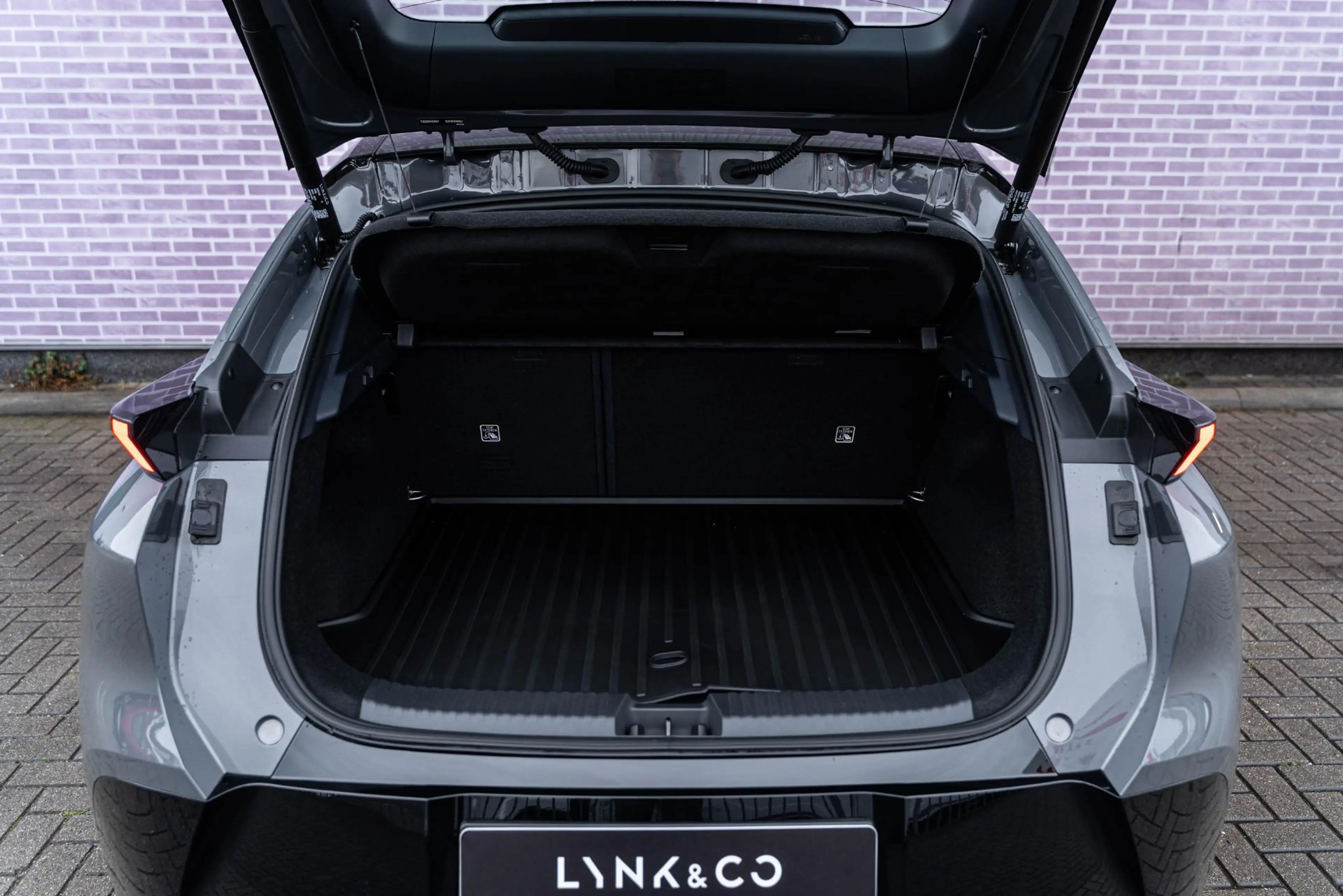 Lynk & Co 02 Core 66 kWh | Adaptive cruise control | Panoramada — photo 9