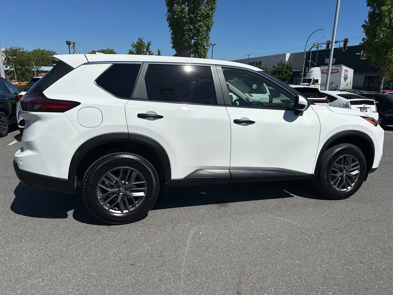 Nissan Rogue снимка Nissan Rogue
