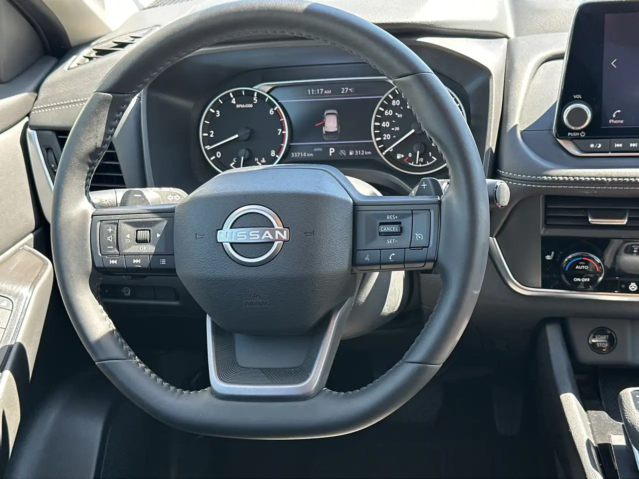 Nissan Rogue снимка Nissan Rogue