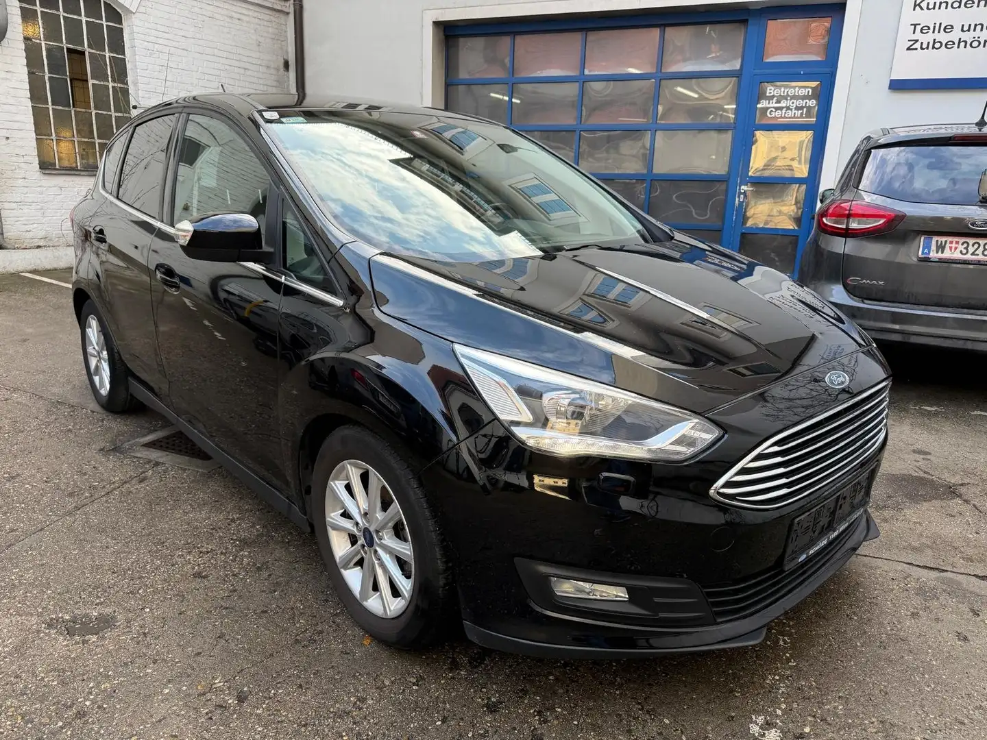 Ford C-Max Titanium Schwarz - 1