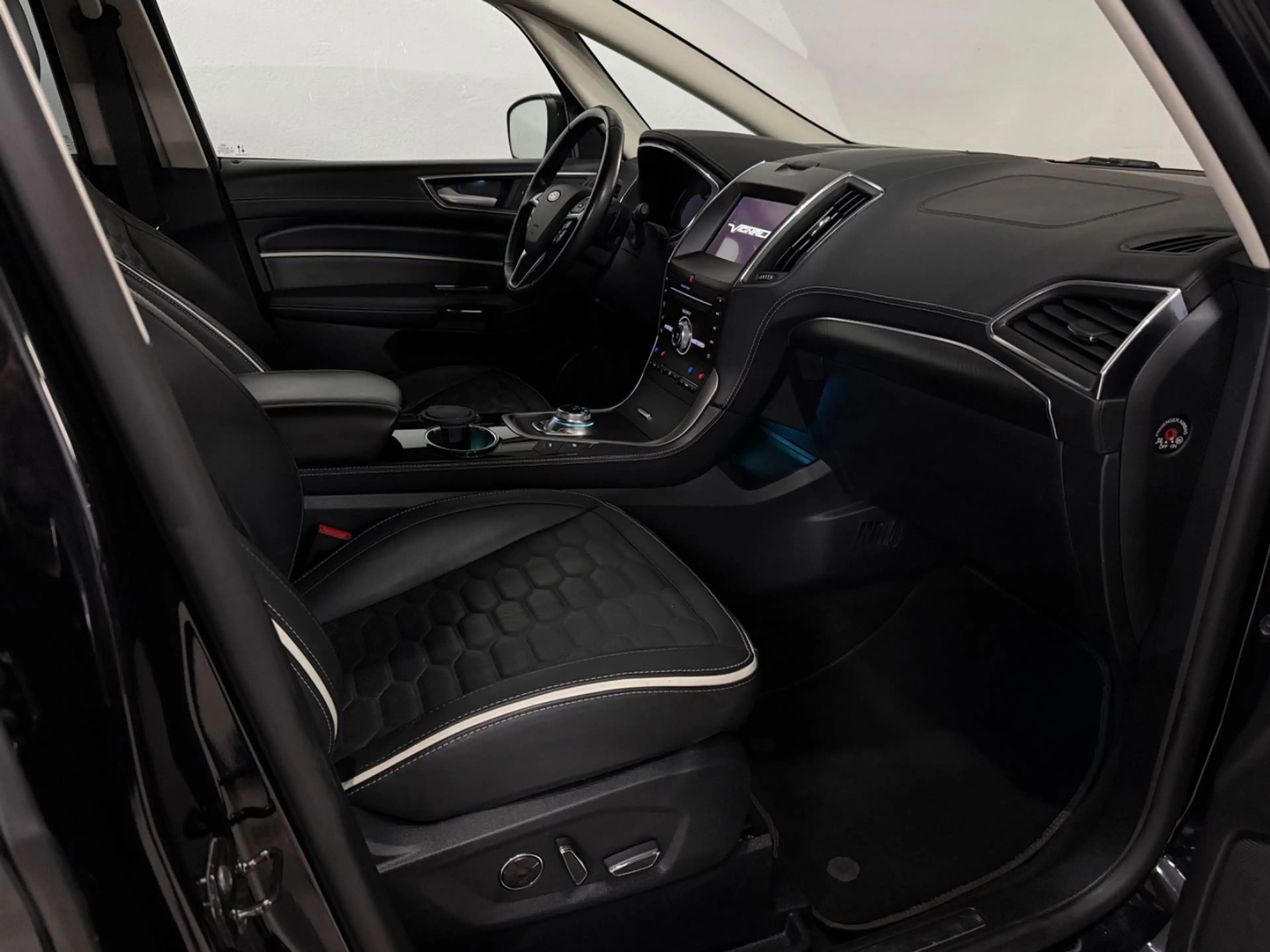 Ford S-Max S-MAX Vignale AWD/NAVI/LED/CAM/LEDER/AHK — photo 9