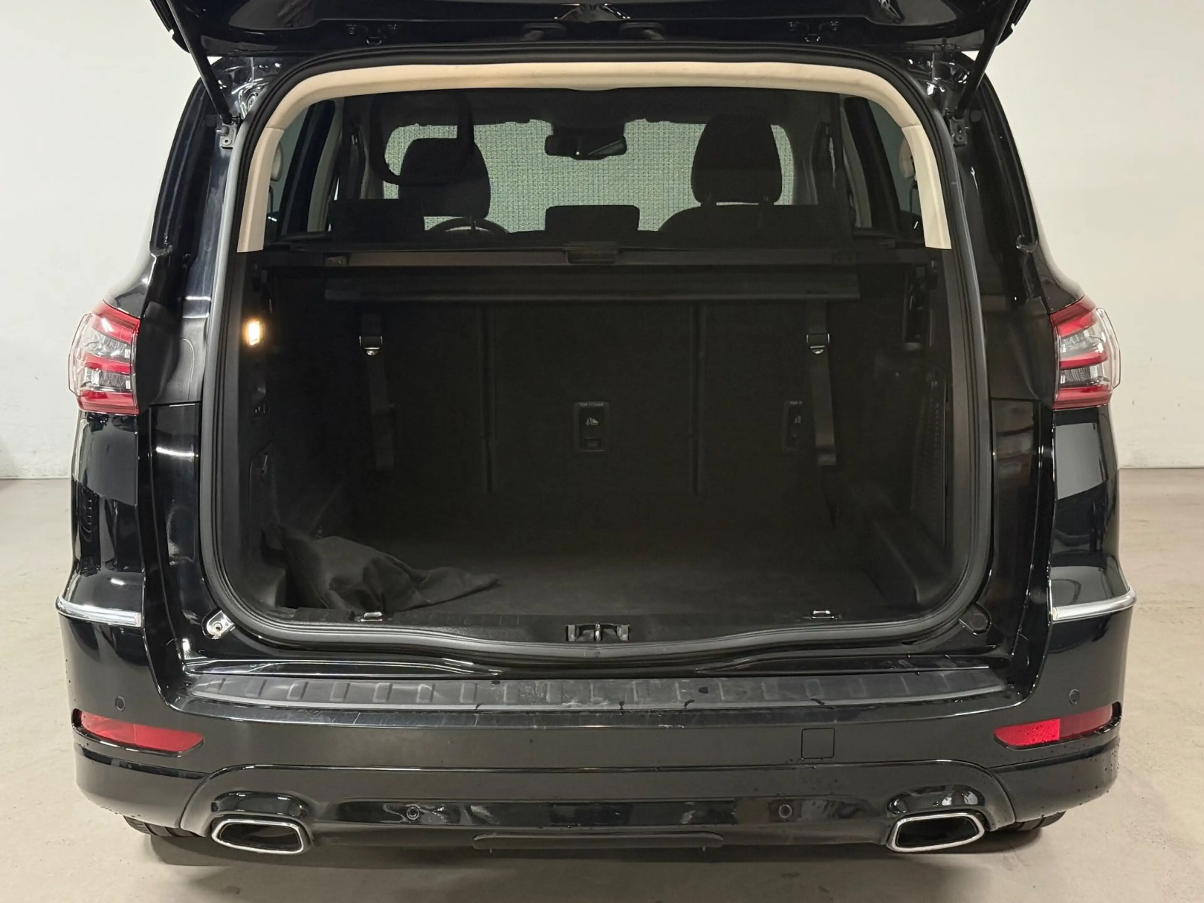Ford S-Max S-MAX Vignale AWD/NAVI/LED/CAM/LEDER/AHK — photo 18