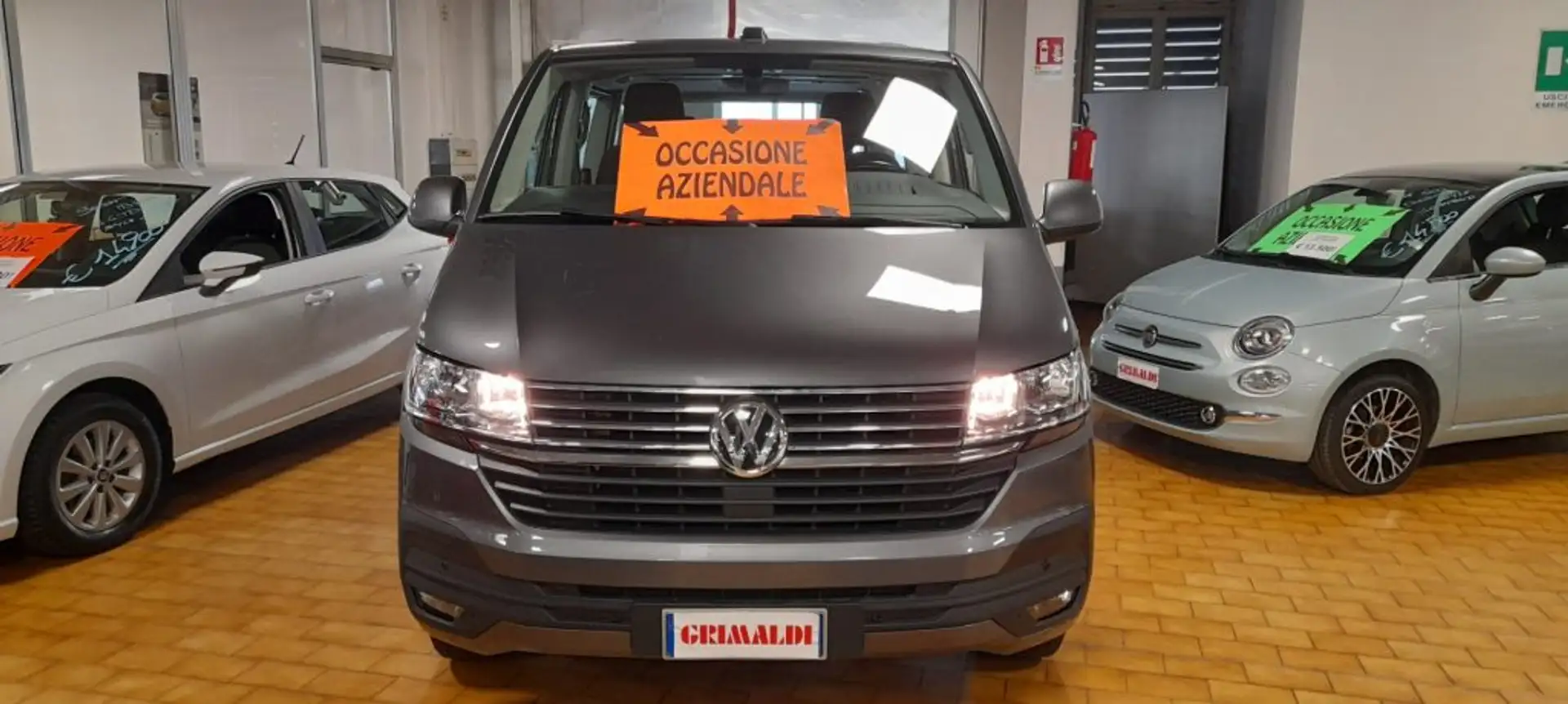 Volkswagen T6 MULTIVAN 2.0 TDI 150CV DSG Comfortline 7 Posti Grigio - 2