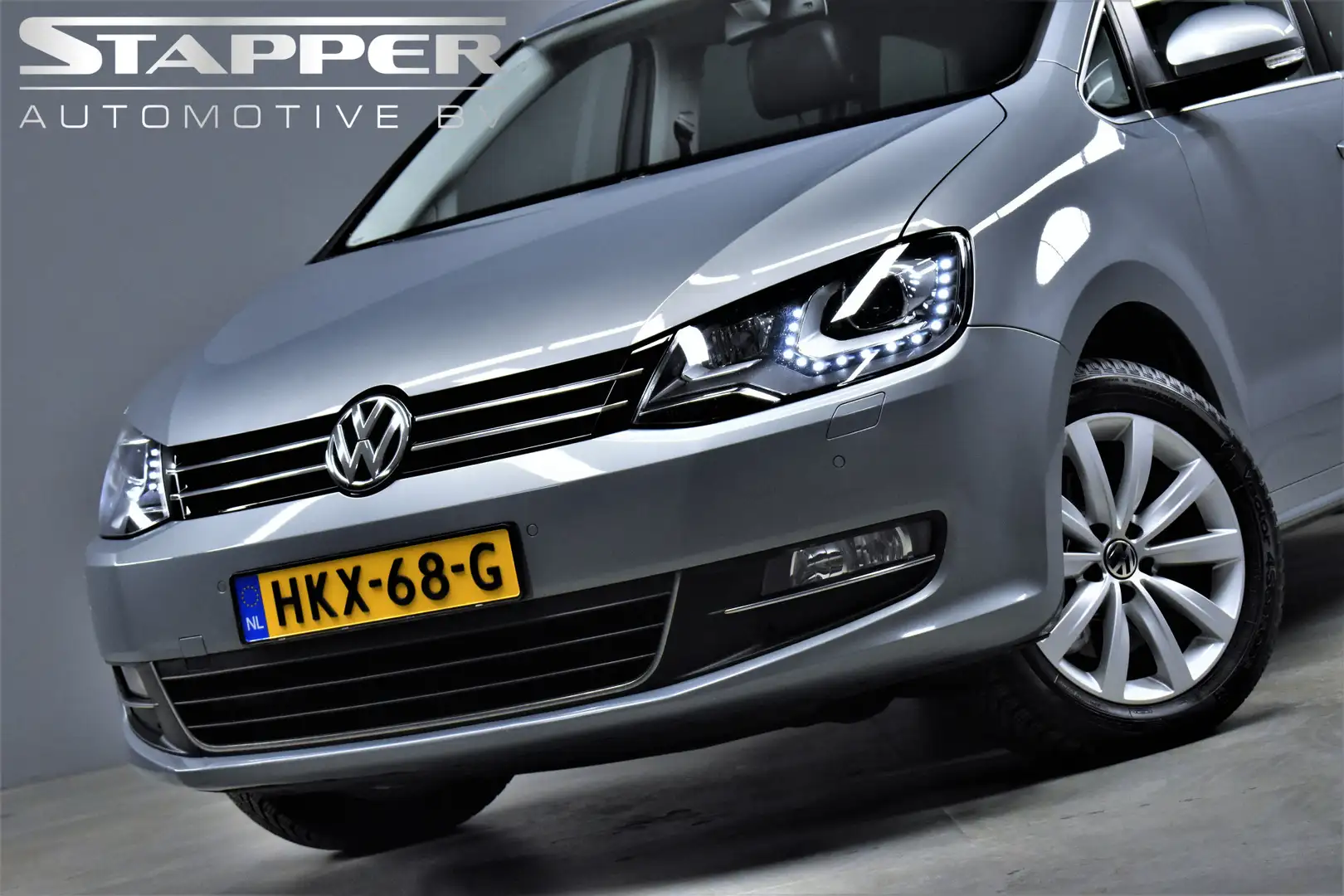 Volkswagen Sharan 2.0 TSI 200pk Automaat Highline 7-Pers Pano/Xenon/ Grijs - 2