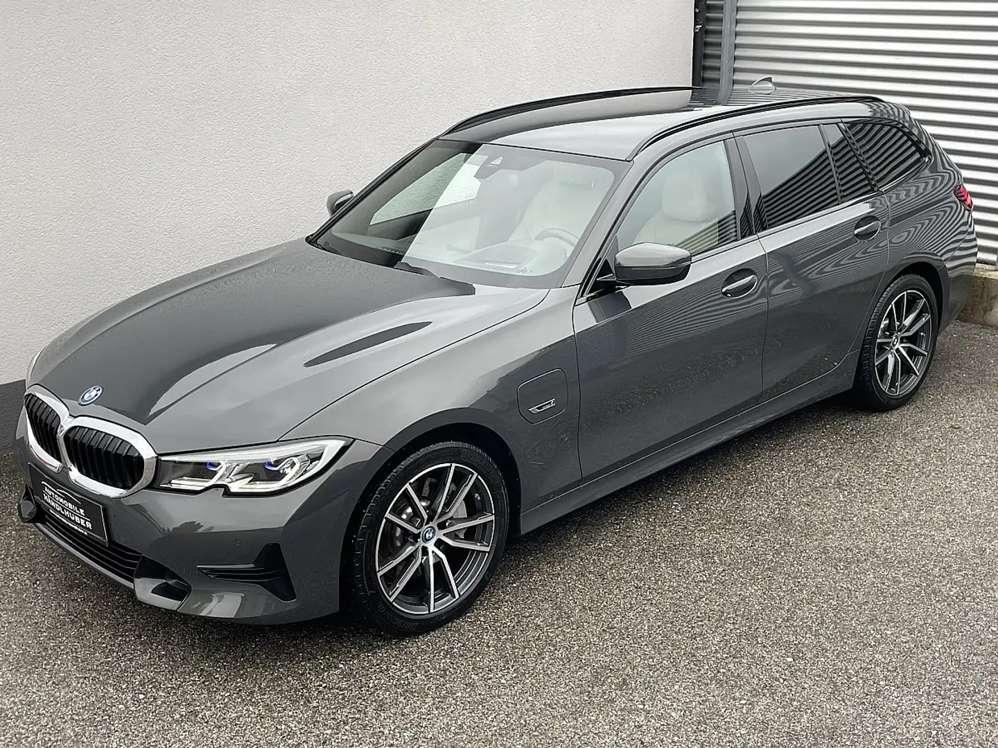 BMW 330 e G21 Aut. SPORTLINE/LASER/AHK/LEDER/LIVE.C.PRO... Gris - 2