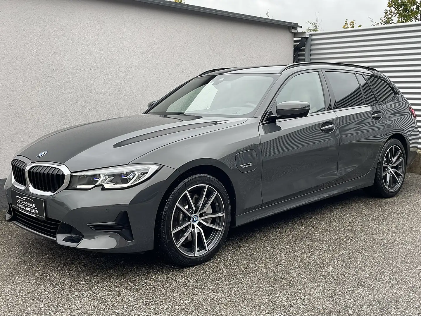 BMW 330 e G21 Aut. SPORTLINE/LASER/AHK/LEDER/LIVE.C.PRO... Gris - 1