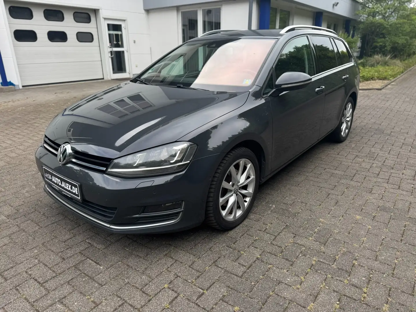 Volkswagen Golf Variant Highline BMT Grau - 1