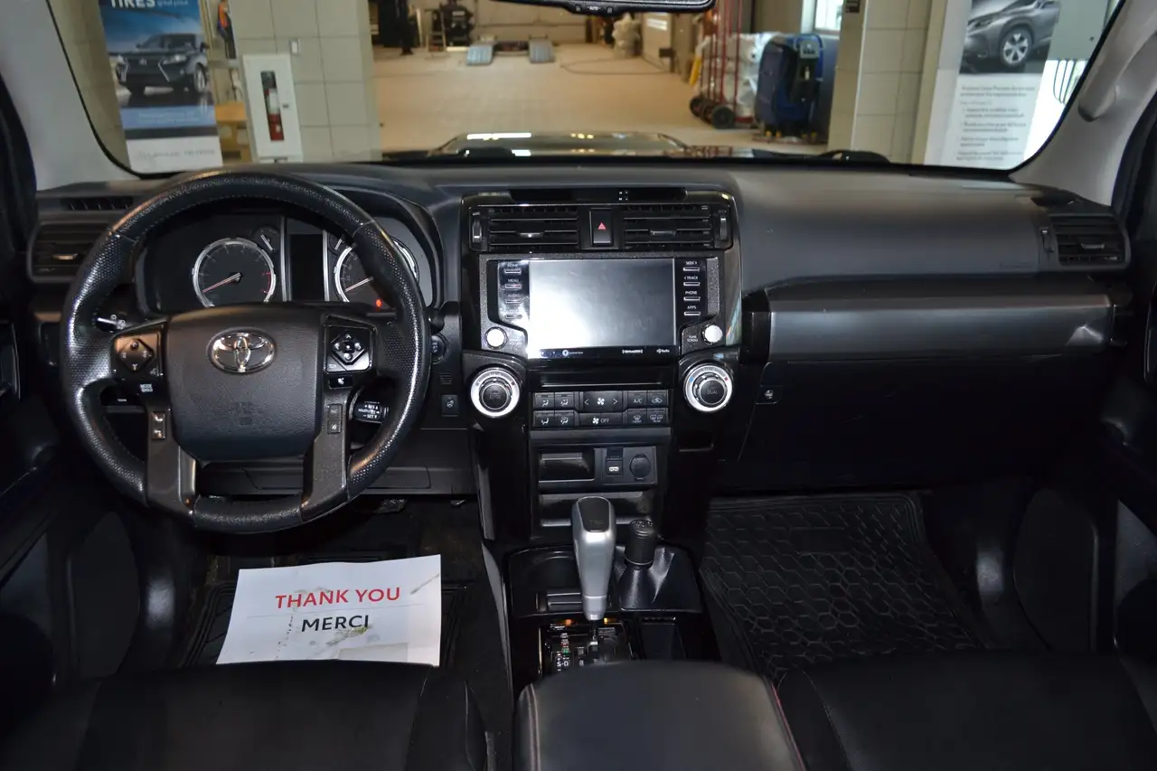 Toyota 4-Runner снимка Toyota 4-Runner