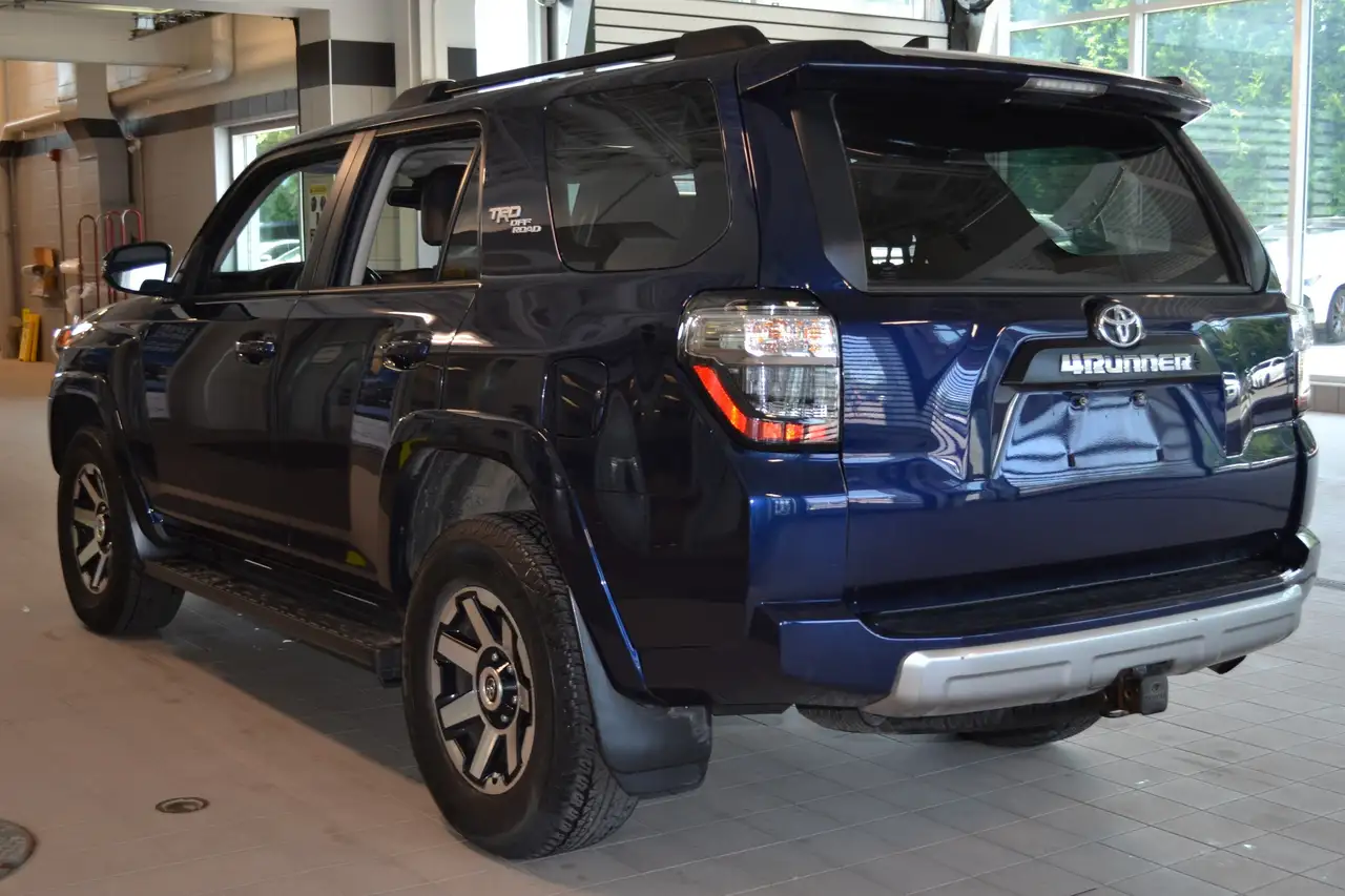 Toyota 4-Runner снимка Toyota 4-Runner