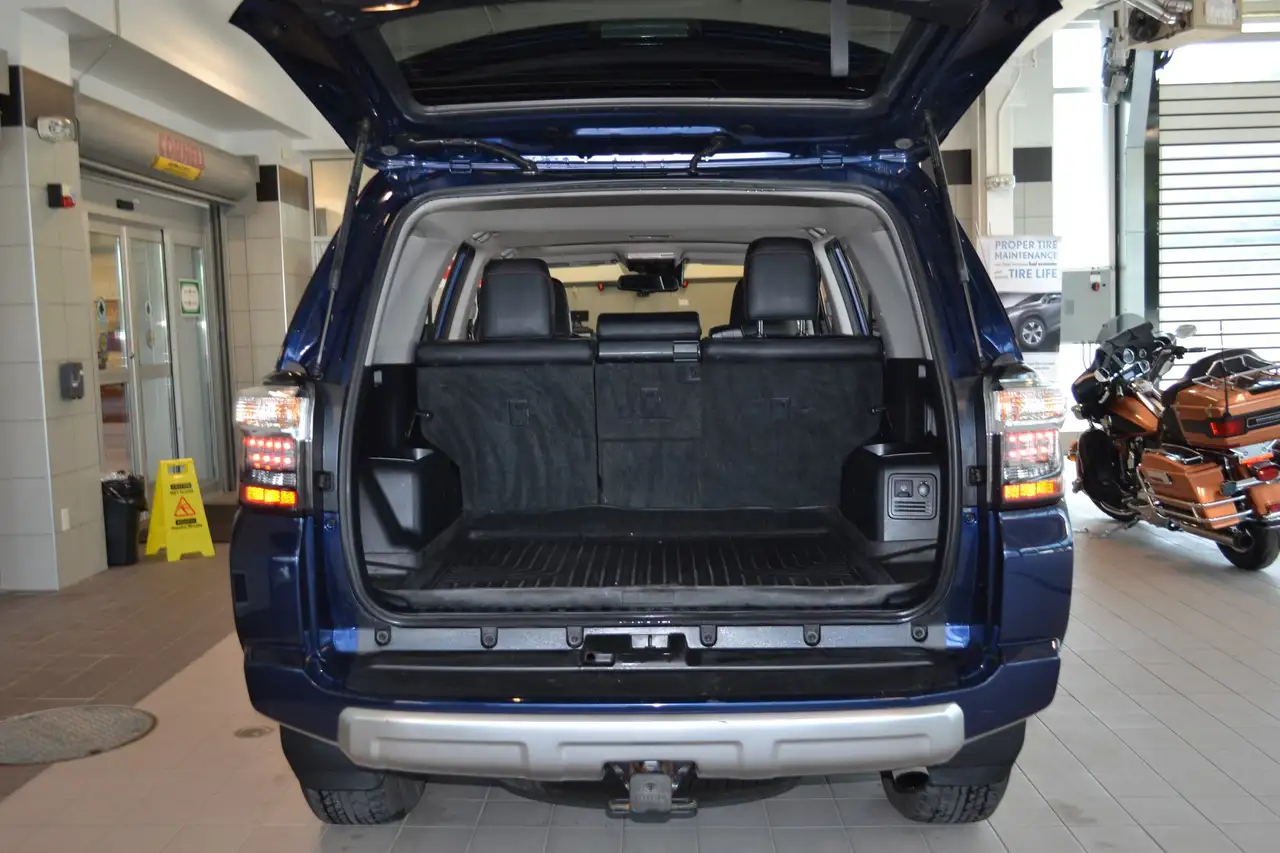 Toyota 4-Runner снимка Toyota 4-Runner