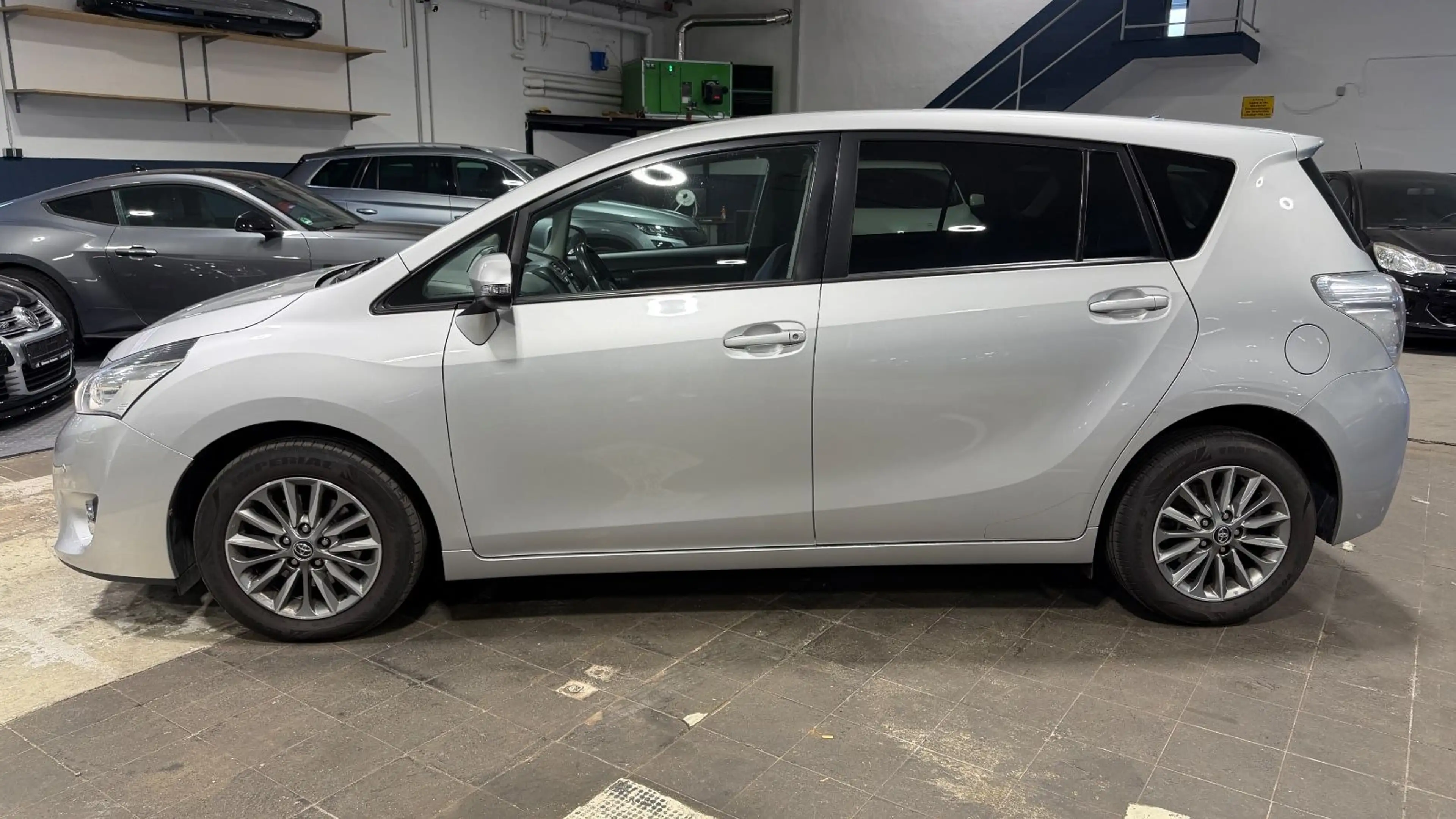 Toyota Verso Edition-S SHZ AHK — photo 3