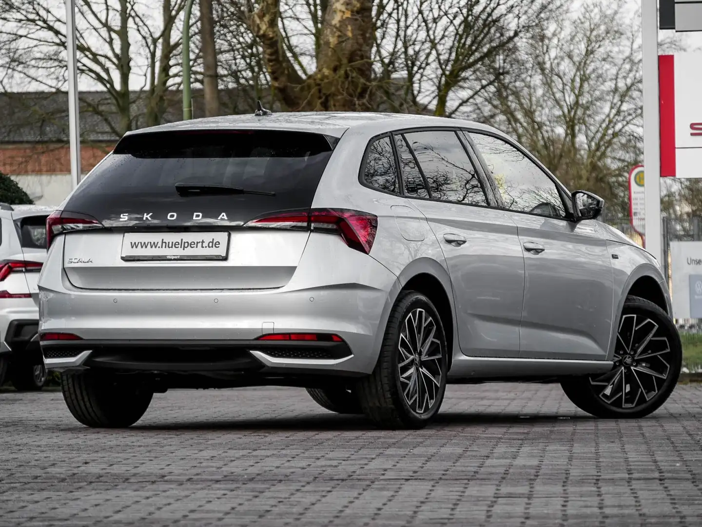 Skoda Scala 1.0 TOUR CAM ACC LM17 CARPLAY SITZHEIZUNG Silber - 2