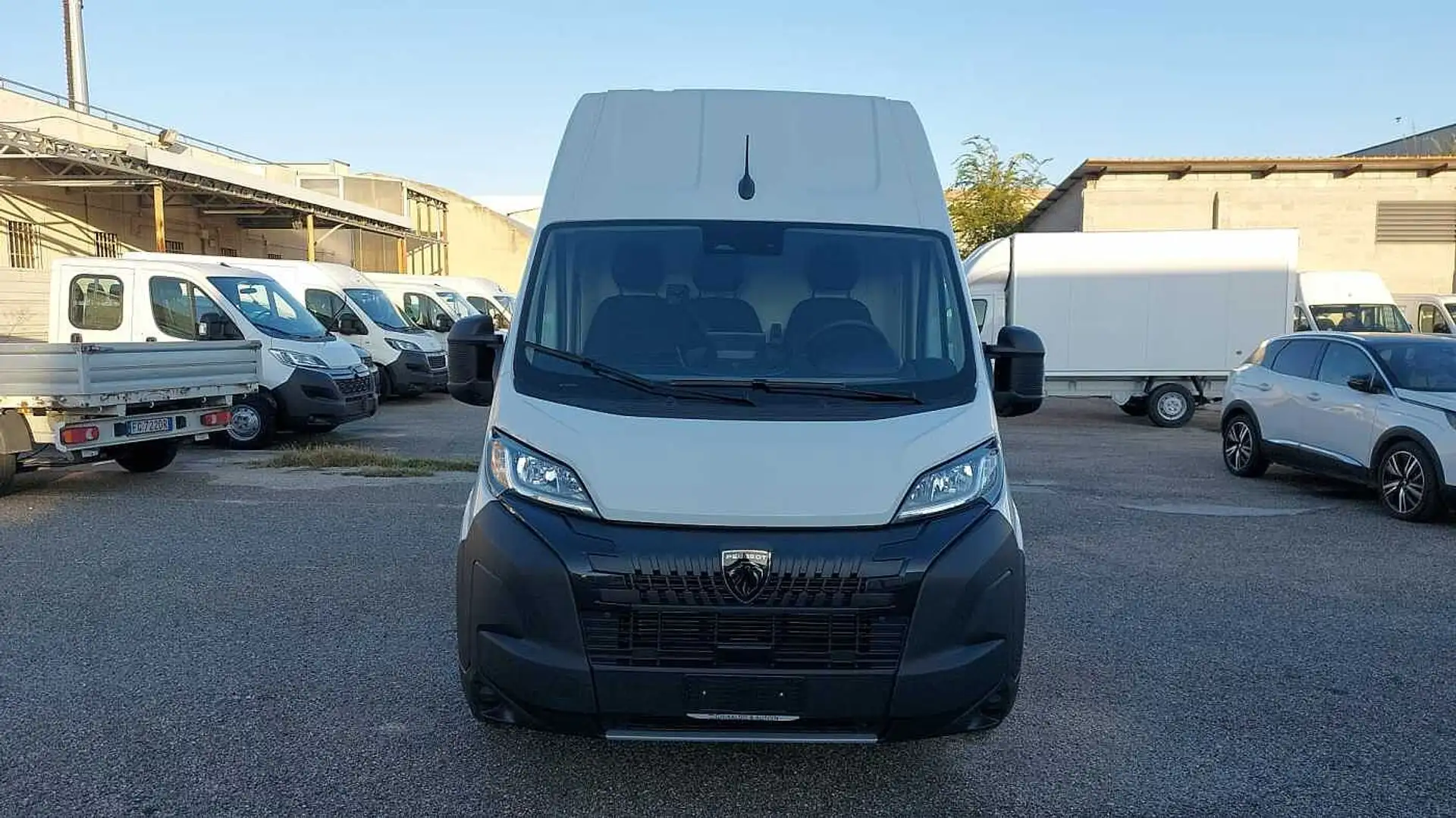 Peugeot Boxer 435  L3H3 2.2 BlueHDi 140 Bianco - 2
