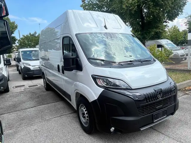 Peugeot Boxer 435  L3H3 2.2 BlueHDi 140