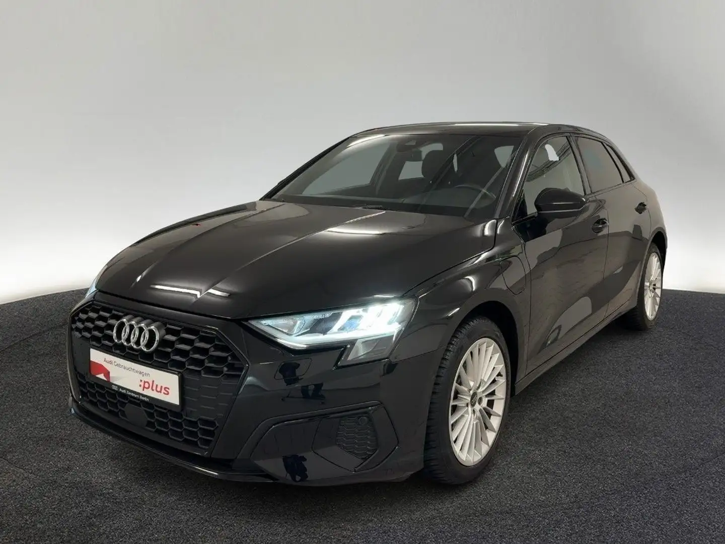 Audi A3 40 TFSI e Advanced S tr. PDC NAVI Schwarz - 2