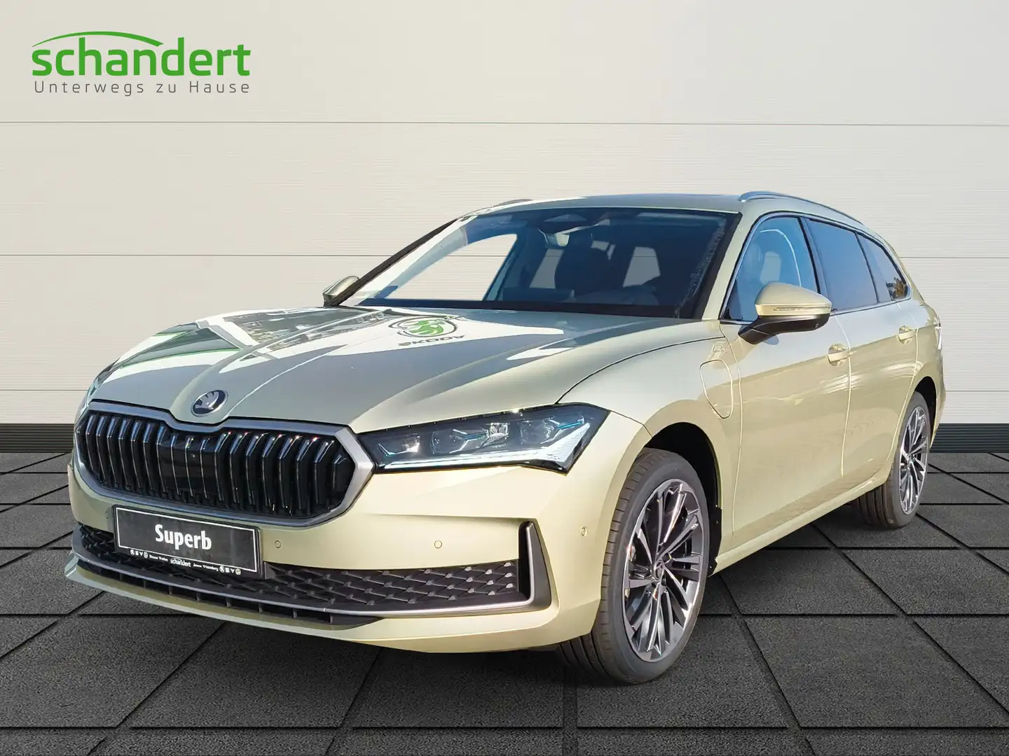 Skoda Superb Combi 1.5 TSI iV L&K LED Navi AHK Pano Klimaauto Beige - 1