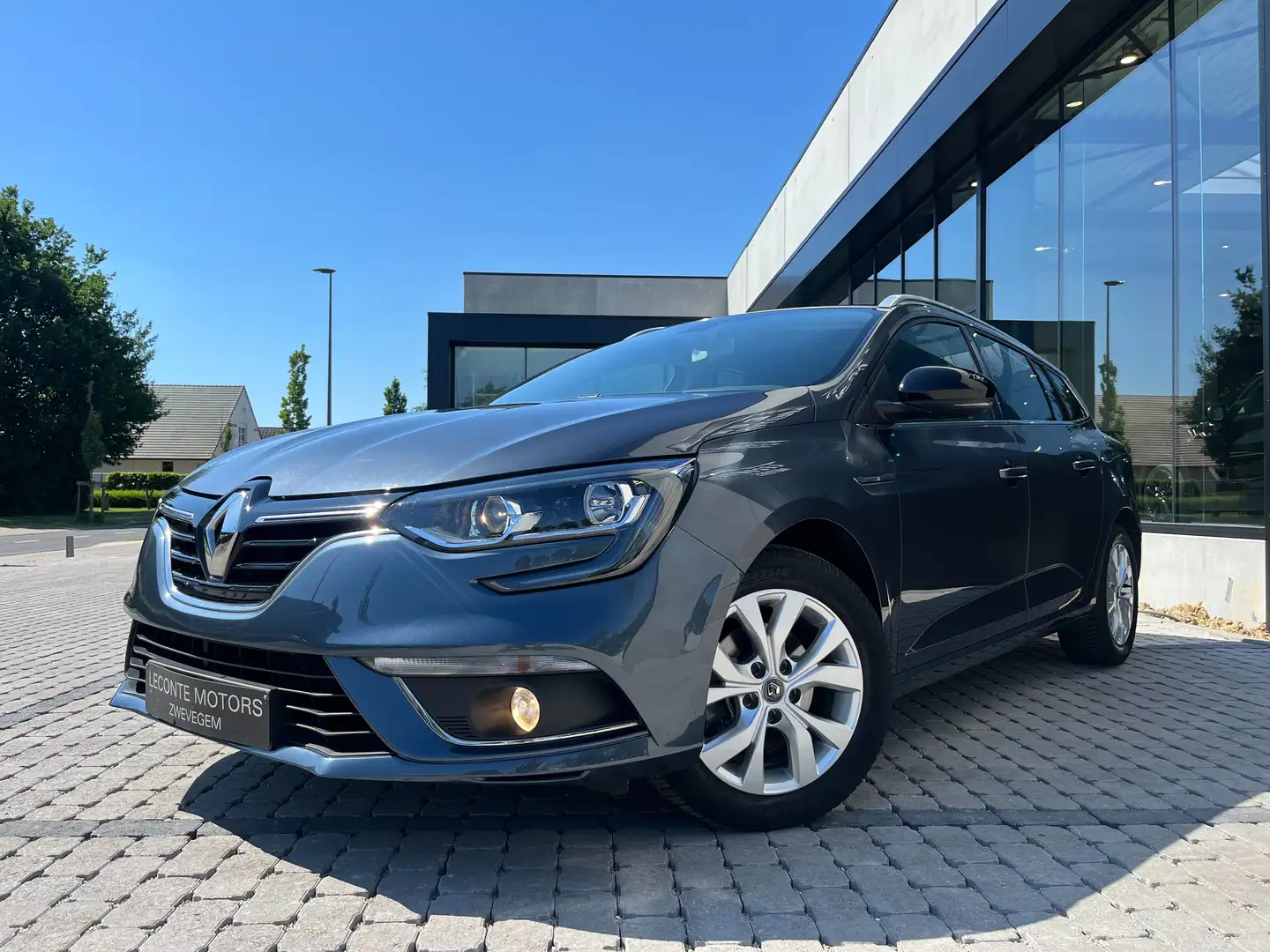 Renault Megane 1.33 TCe Limited Navigatie/Cruise/PDC/DAB+/BLTH... Gris - 2