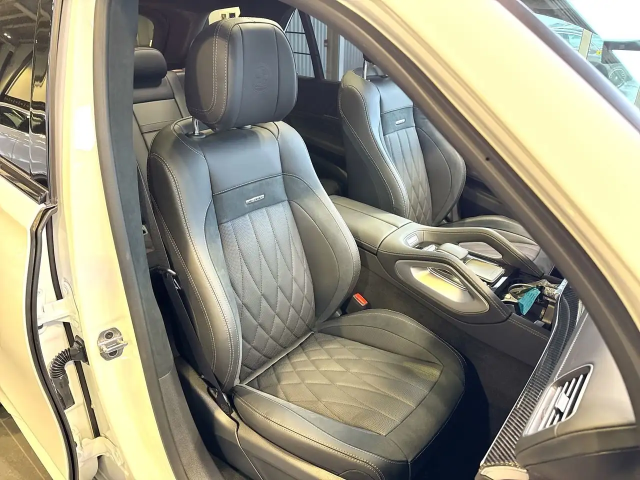 Mercedes-Benz GLE снимка Mercedes-Benz GLE