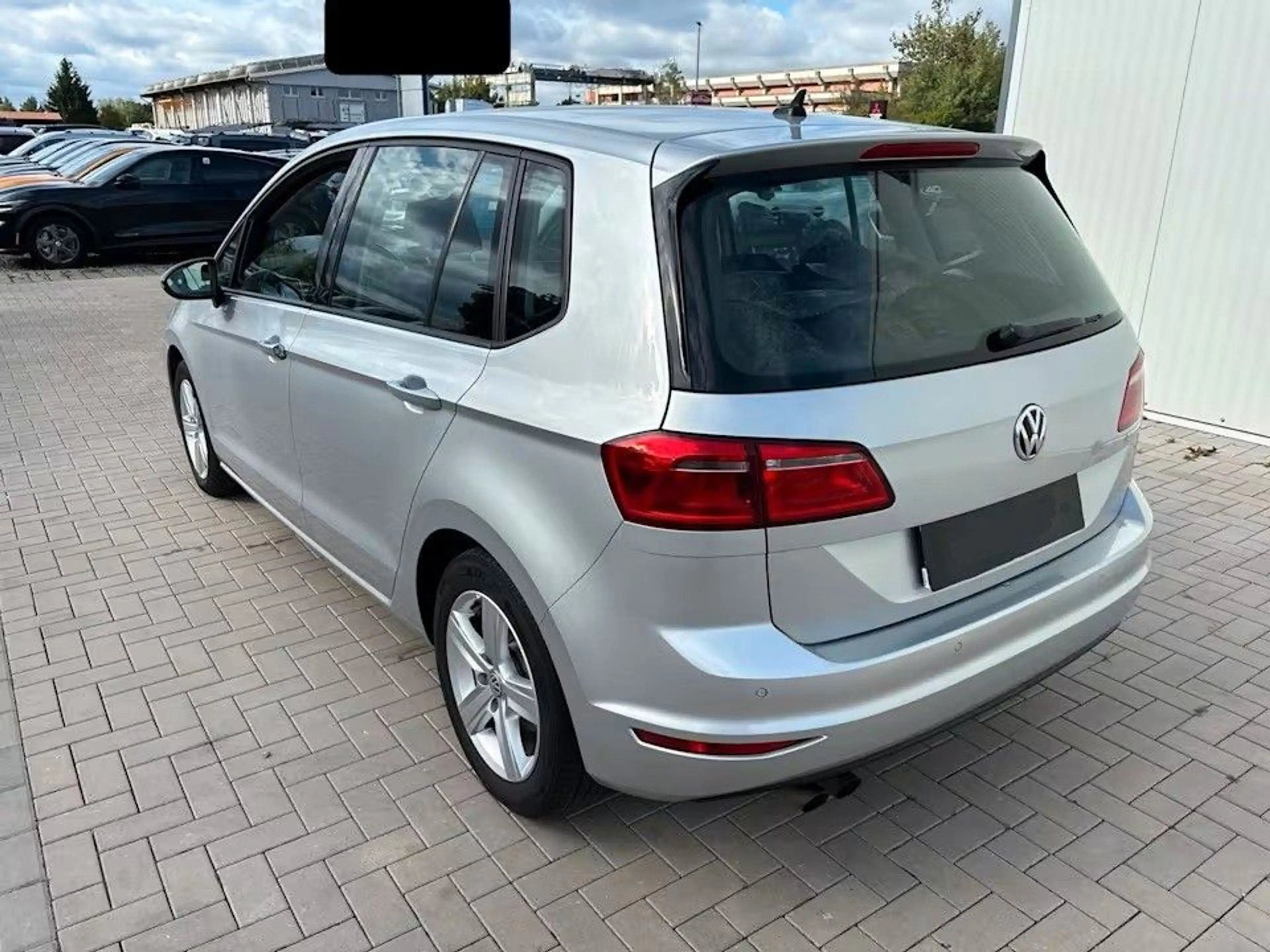 Volkswagen Golf Sportsvan VII 2.0 TDI *150PS*AHK*WintPaket* — photo 3