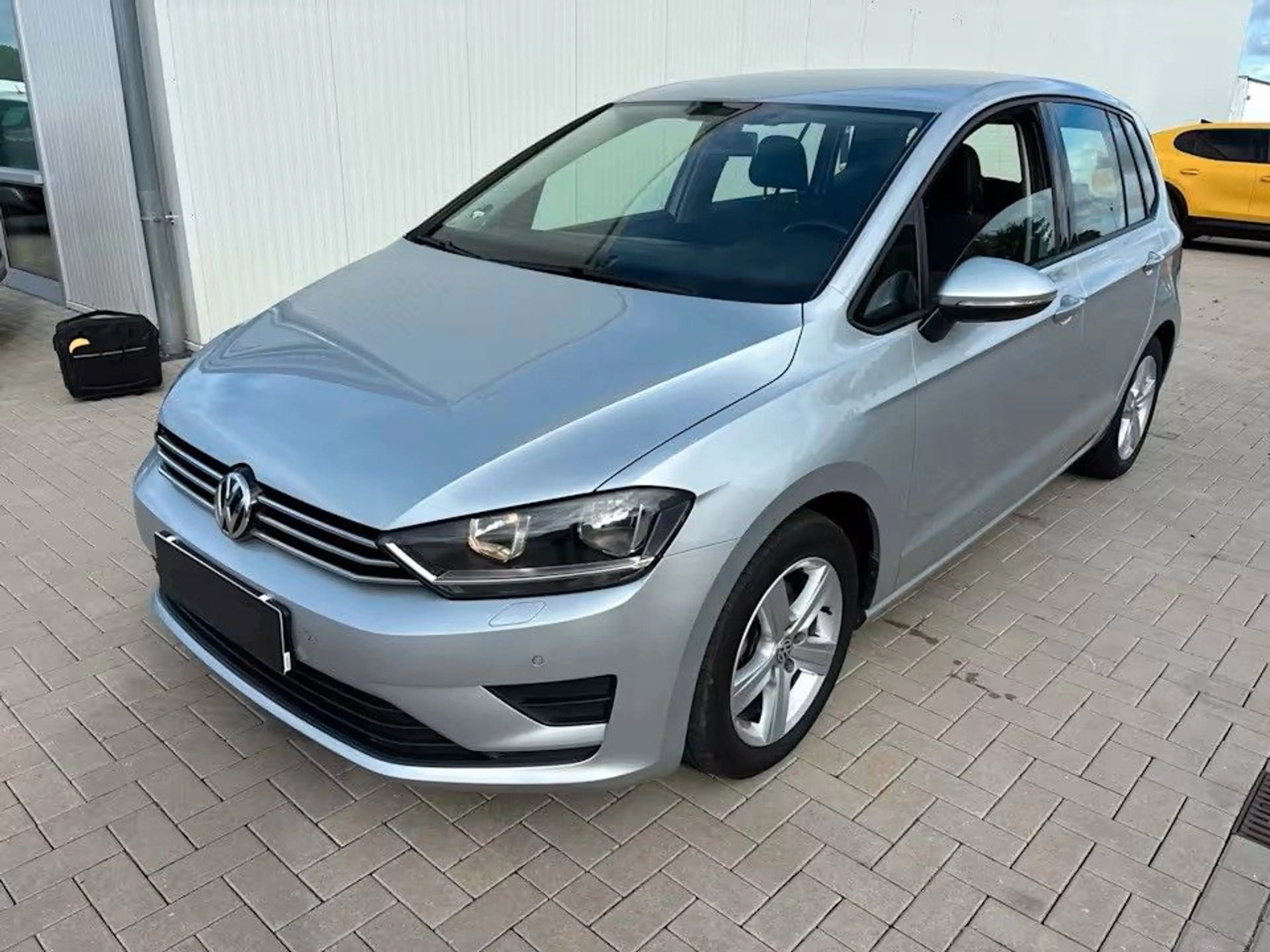 Volkswagen Golf Sportsvan VII 2.0 TDI *150PS*AHK*WintPaket* — photo 4