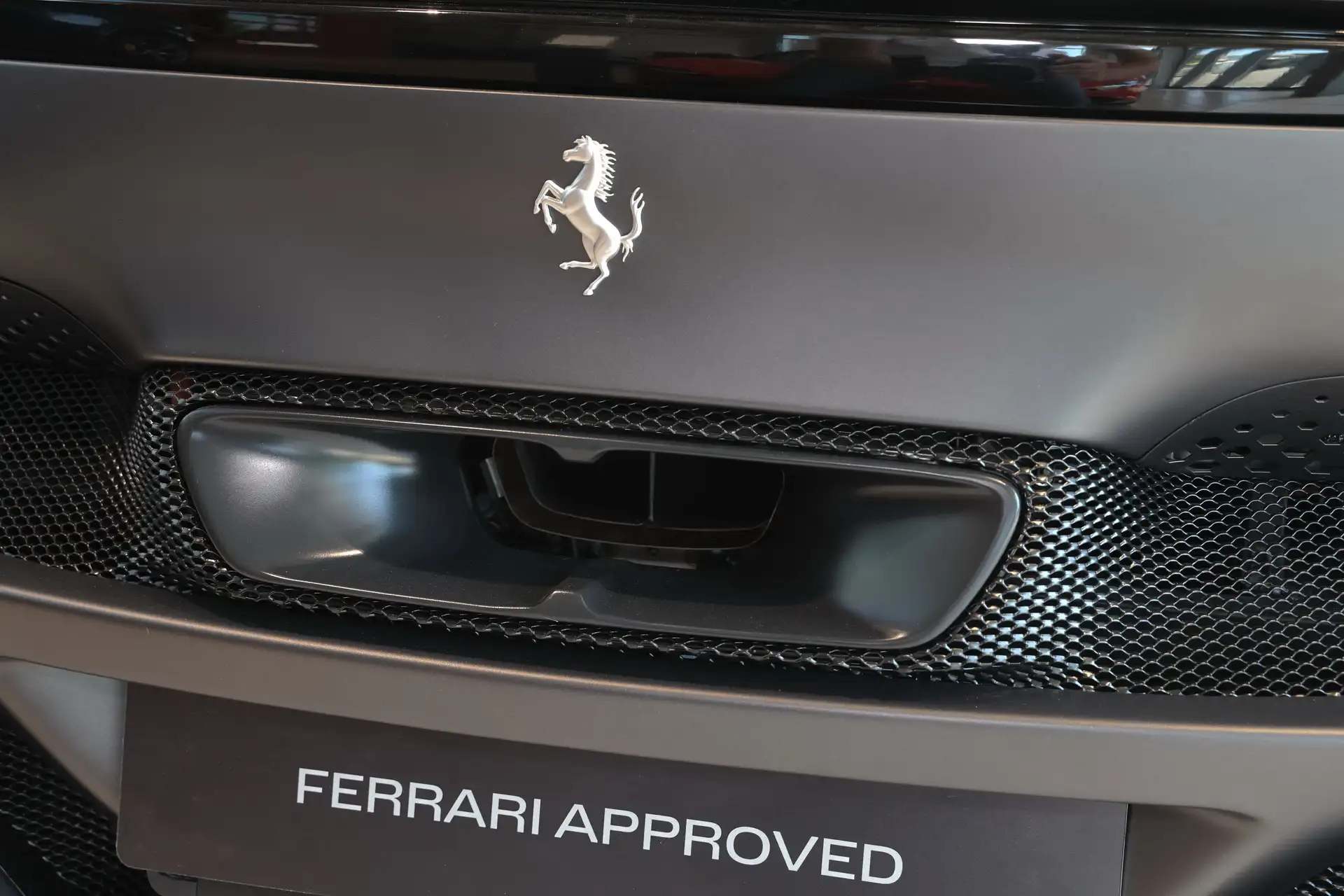 페라리 296 GTS 2025 건메탈 사진 5