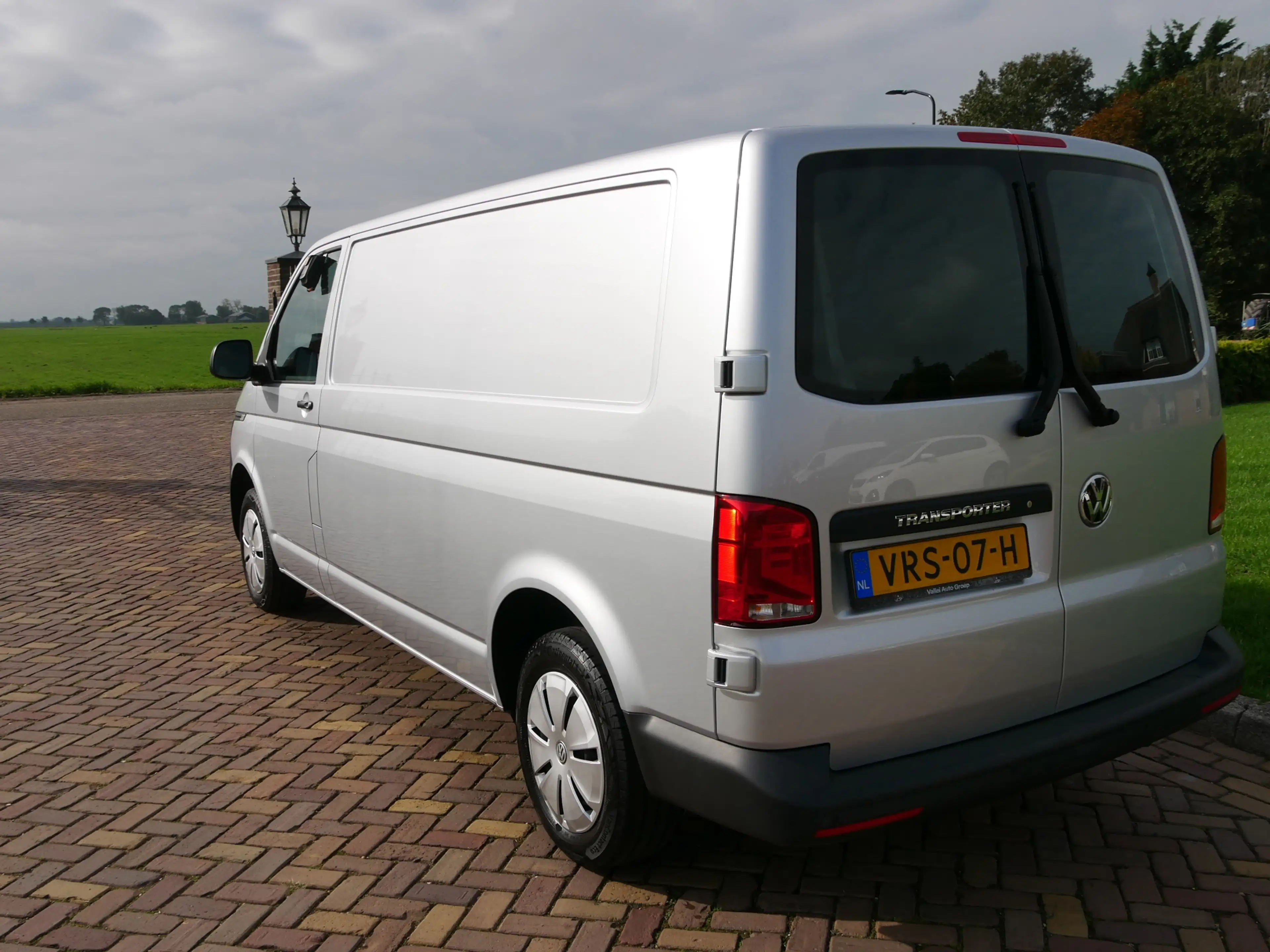 Volkswagen Transporter 2.0 TDI L2H1 81kW AC | NAVI | 3 SEATS | 17999 EX B — photo 9