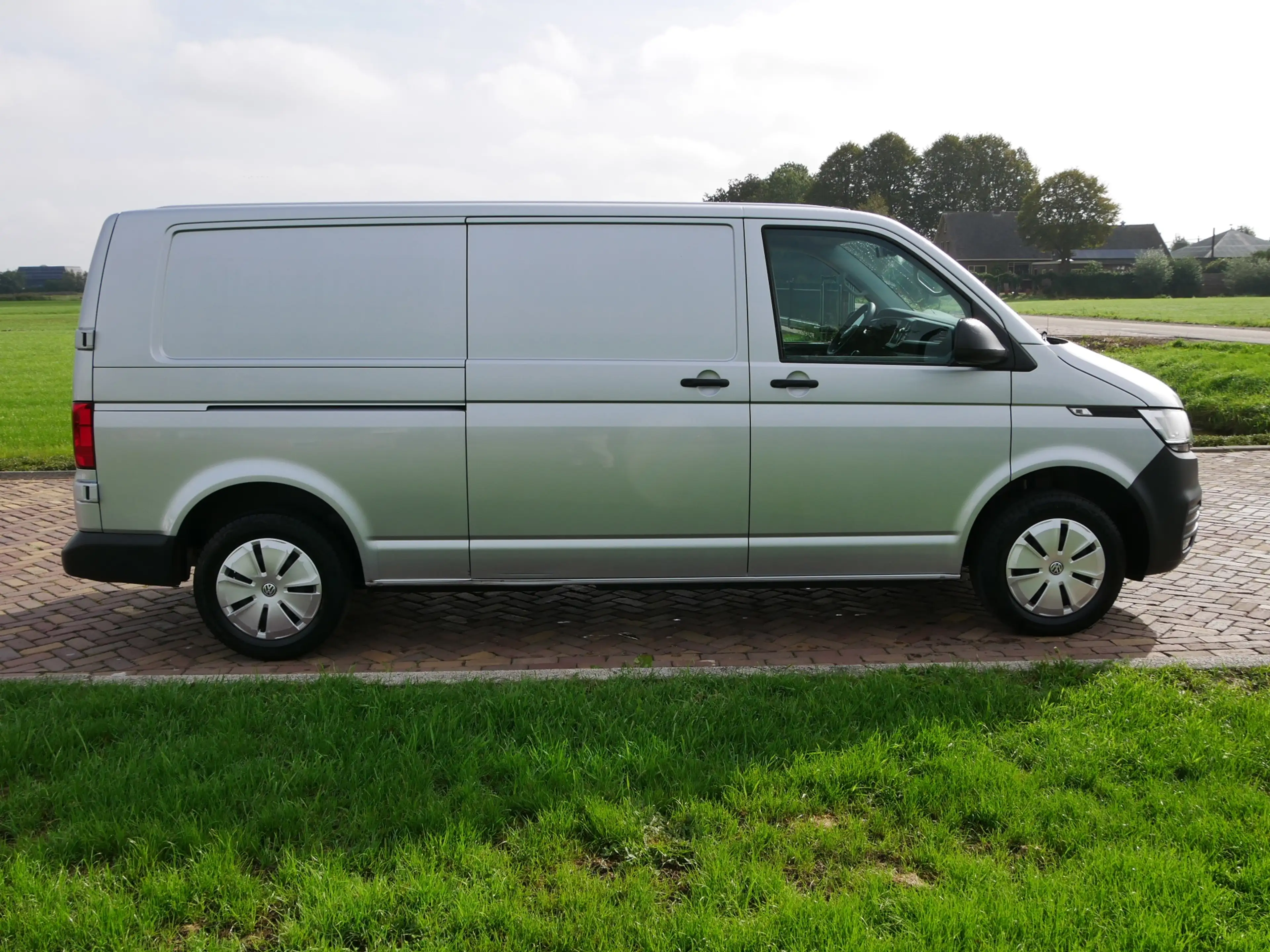 Volkswagen Transporter 2.0 TDI L2H1 81kW AC | NAVI | 3 SEATS | 17999 EX B — photo 6