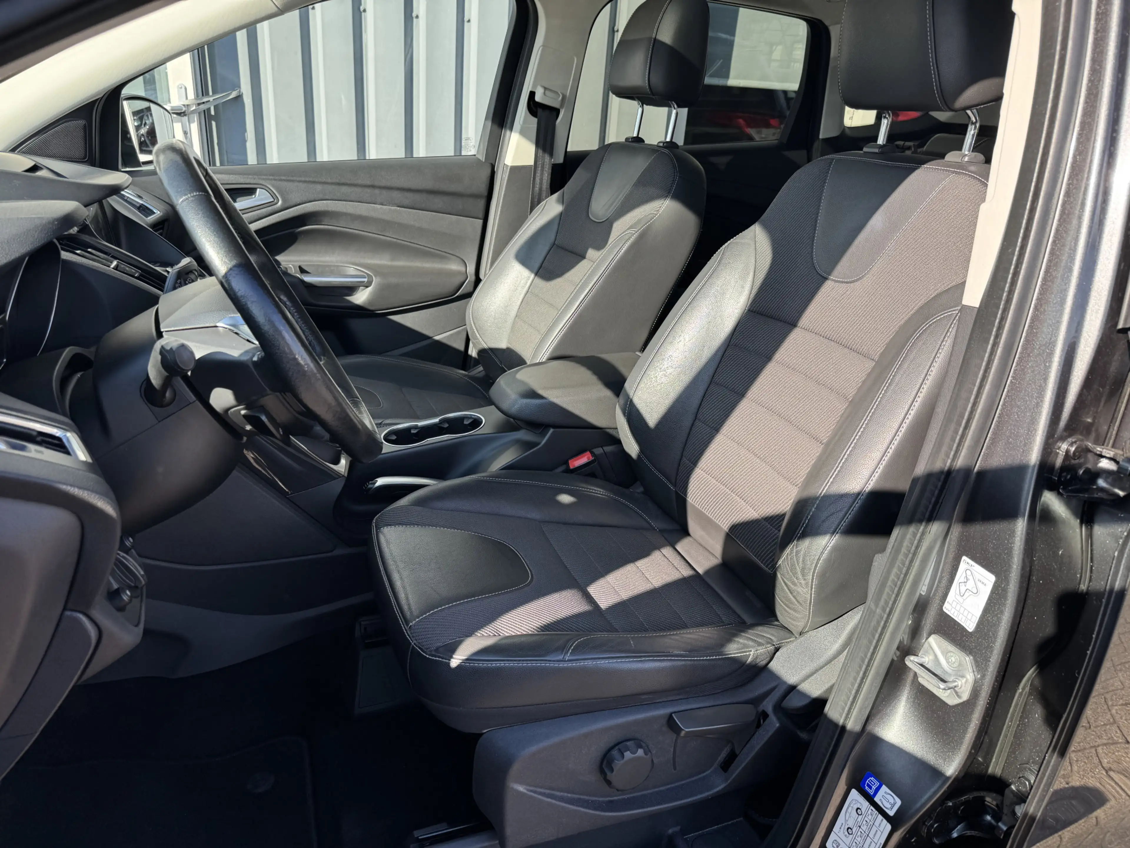 Ford Kuga 1.5 Titanium 4WD — photo 6