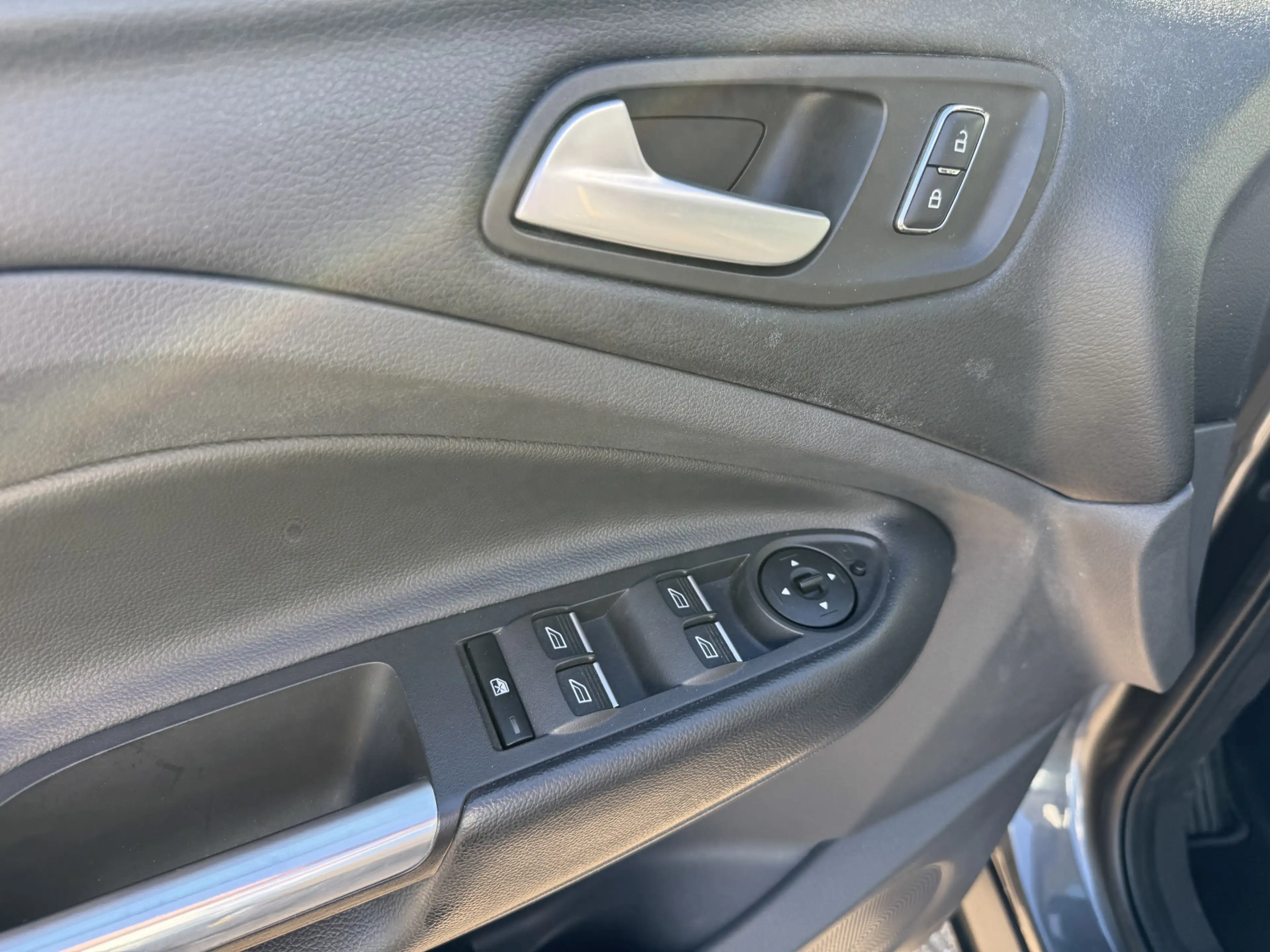 Ford Kuga 1.5 Titanium 4WD — photo 10