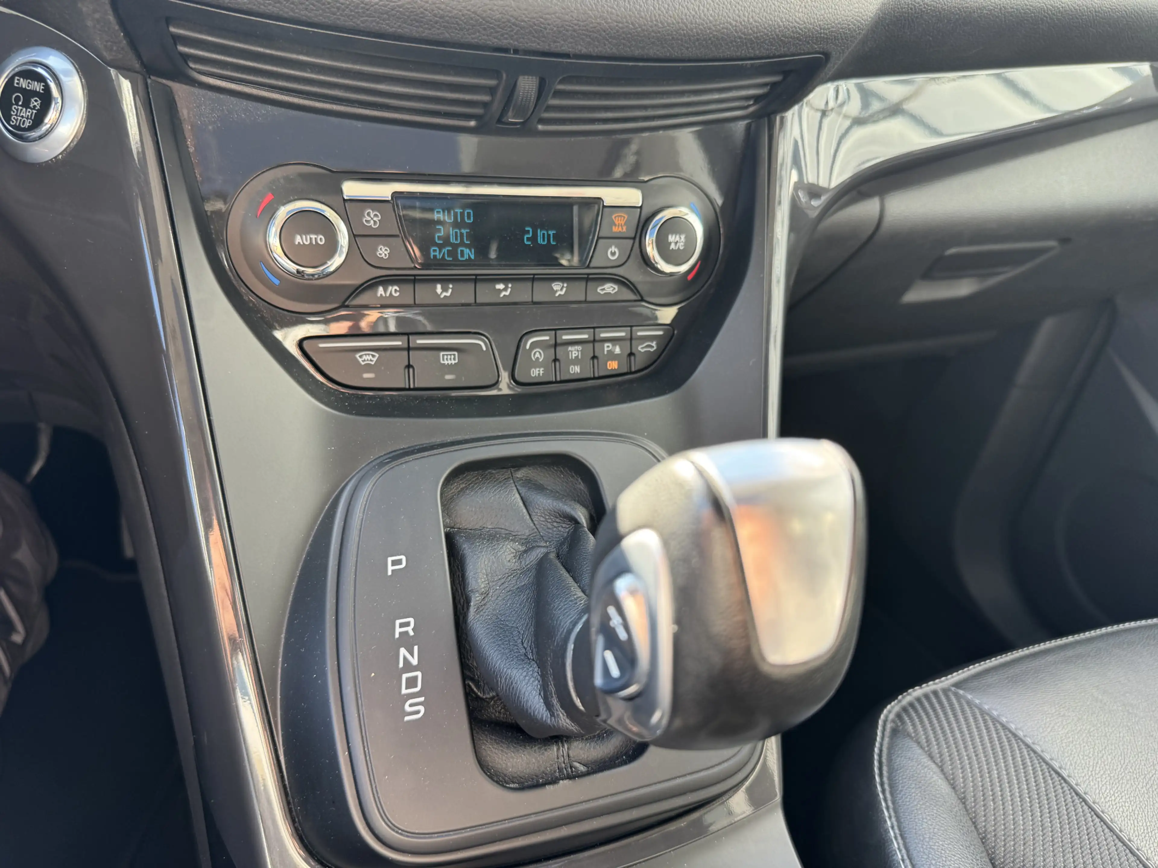 Ford Kuga 1.5 Titanium 4WD — photo 9