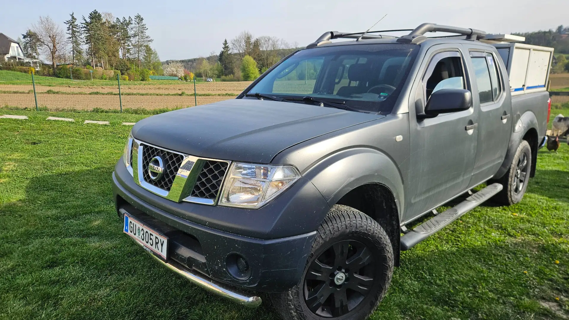 Nissan Navara Double Cab Navara SE 2,5 16V 4x4 SE Grau - 1