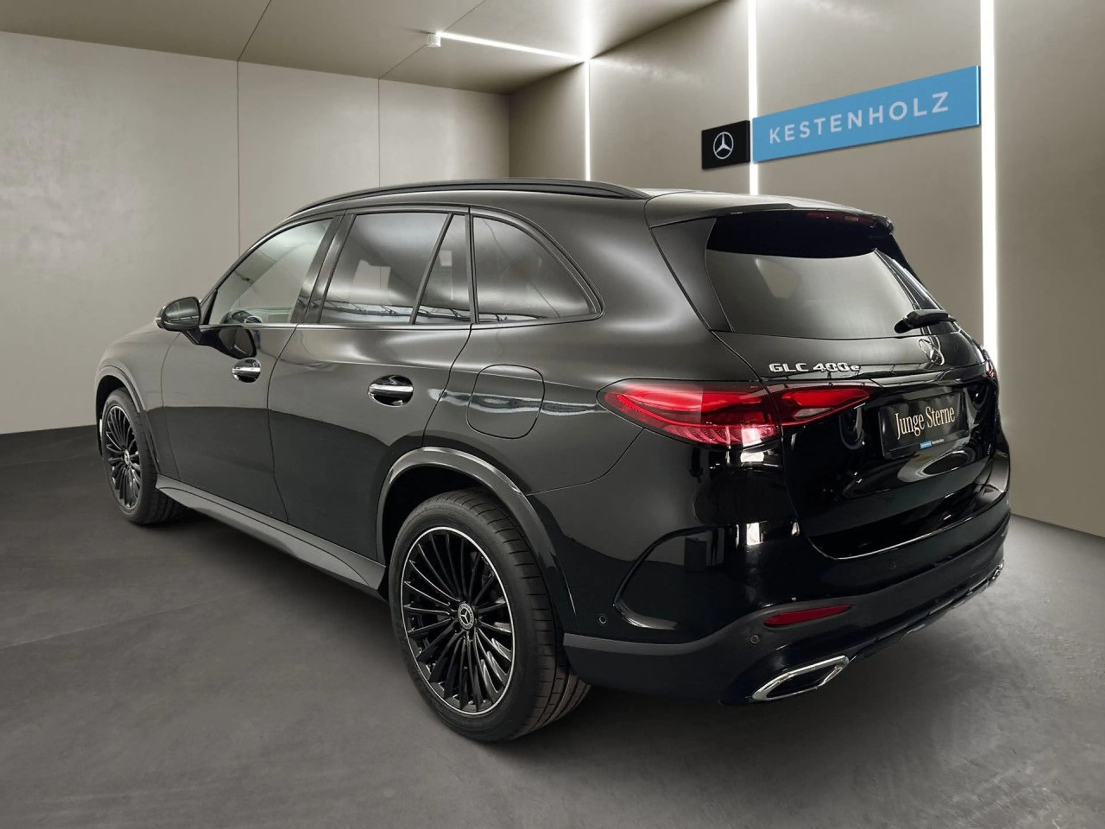 Mercedes-Benz GLC 400 e 4M AMG Fahrass WideScreen Airmat HUD AHK — photo 6