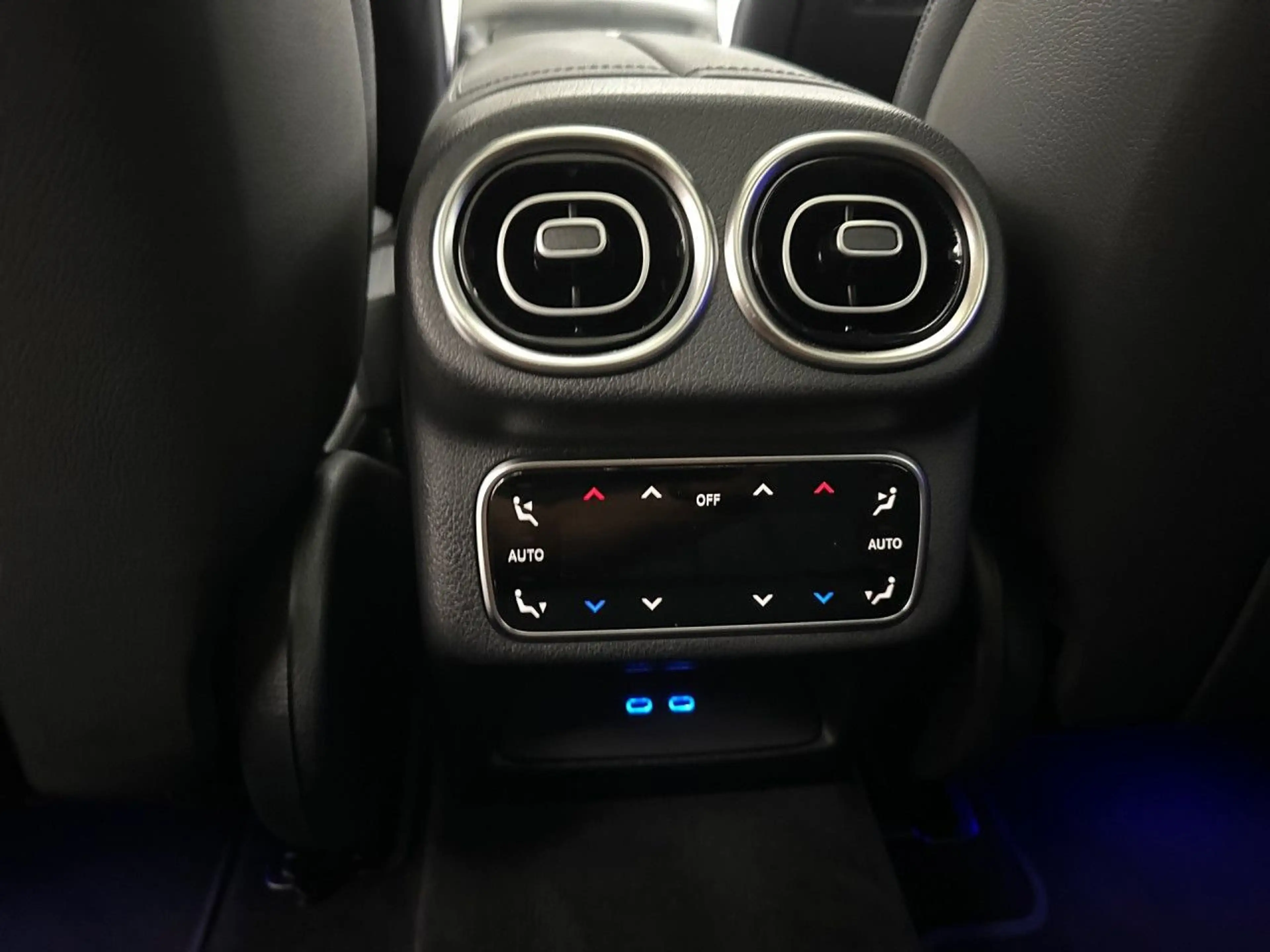 Mercedes-Benz GLC 400 e 4M AMG Fahrass WideScreen Airmat HUD AHK — photo 15