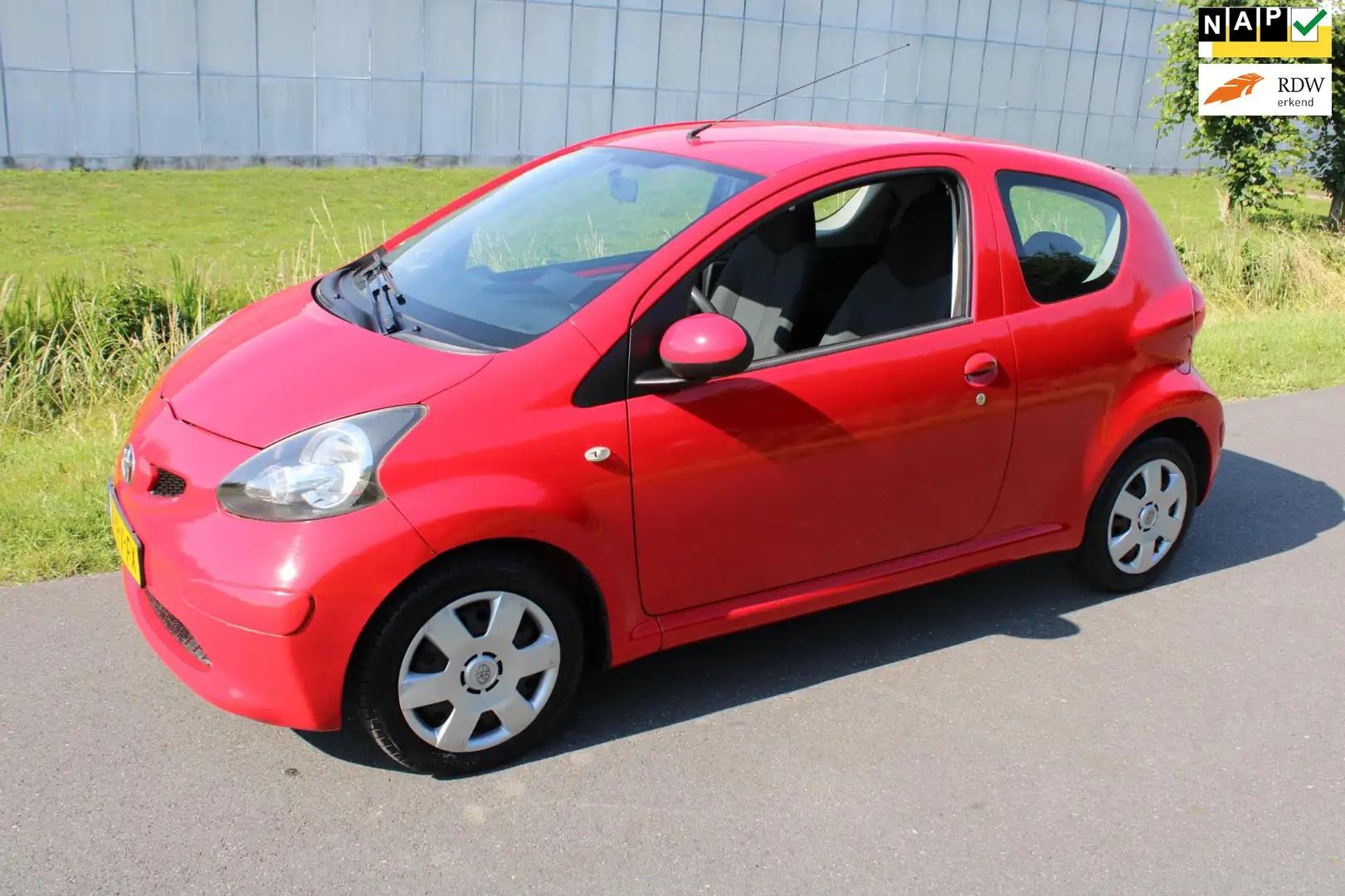 Toyota Aygo 1.0-12V + Automaat Rouge - 1