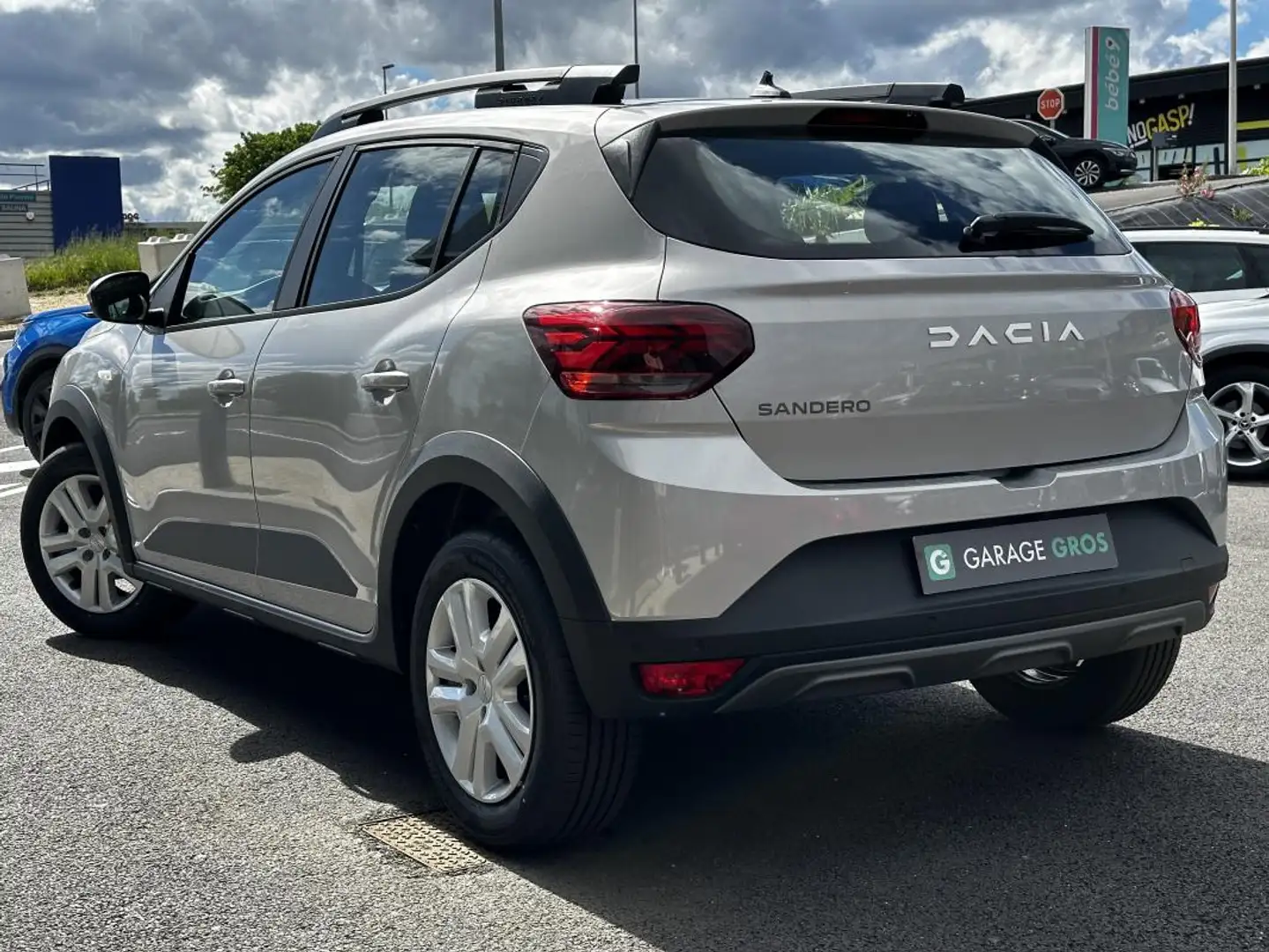 Dacia Sandero ECO-G 100 Stepway Expression Gris - 2