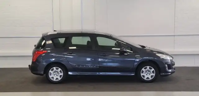 Peugeot 308 view 5