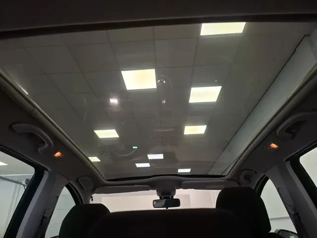 Peugeot 308 view 18