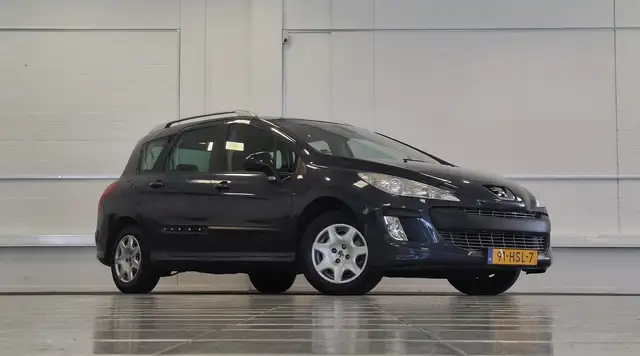 Peugeot 308 view 2