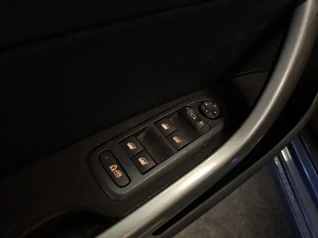 Peugeot 308 view 12