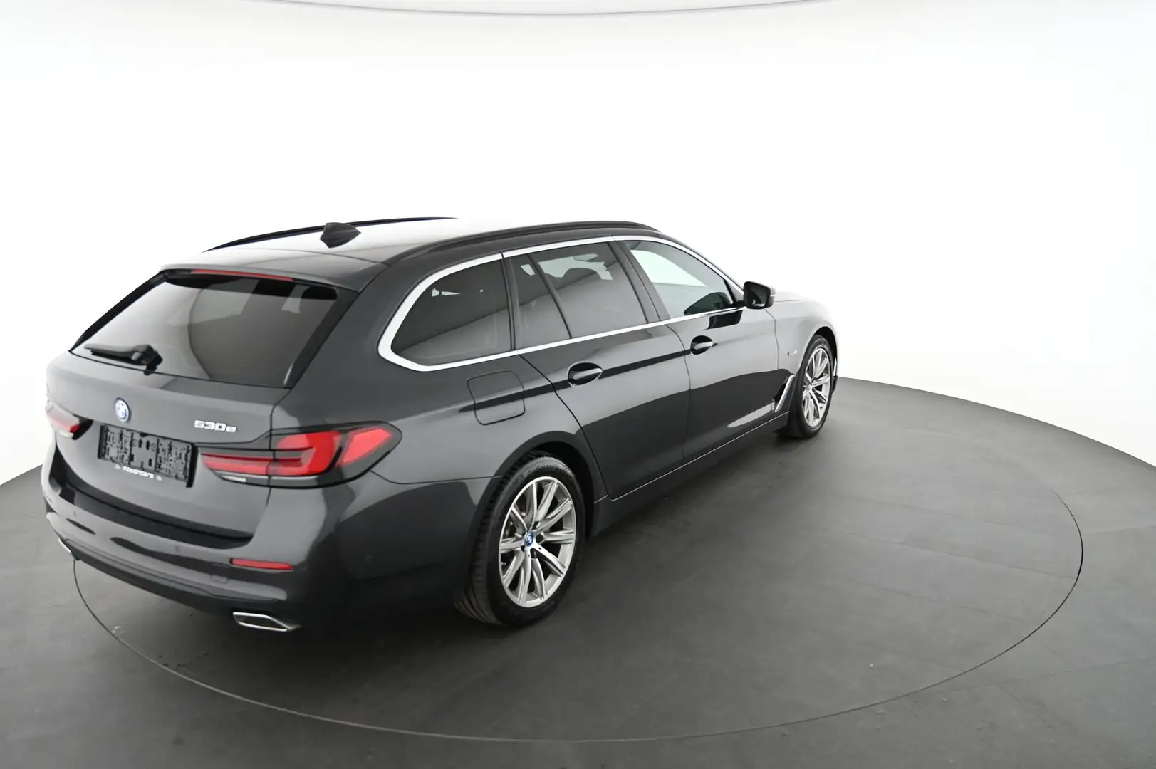 BMW 530 - 530 e Sport Line Aut. Pickerl NEU Grau - 2