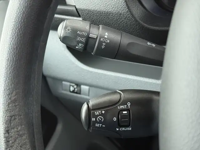 Opel Vivaro view 25
