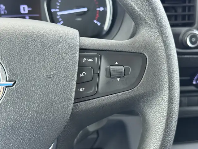 Opel Vivaro view 28