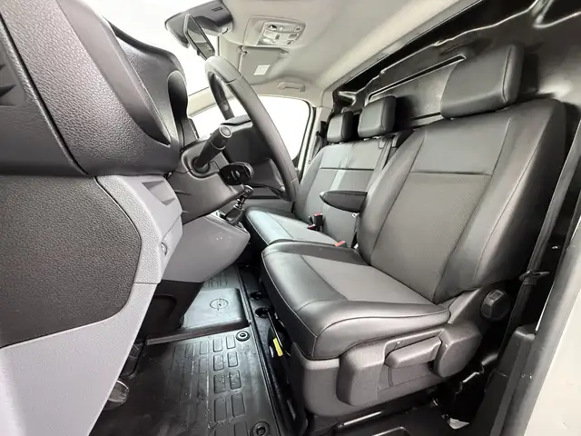 Opel Vivaro view 8