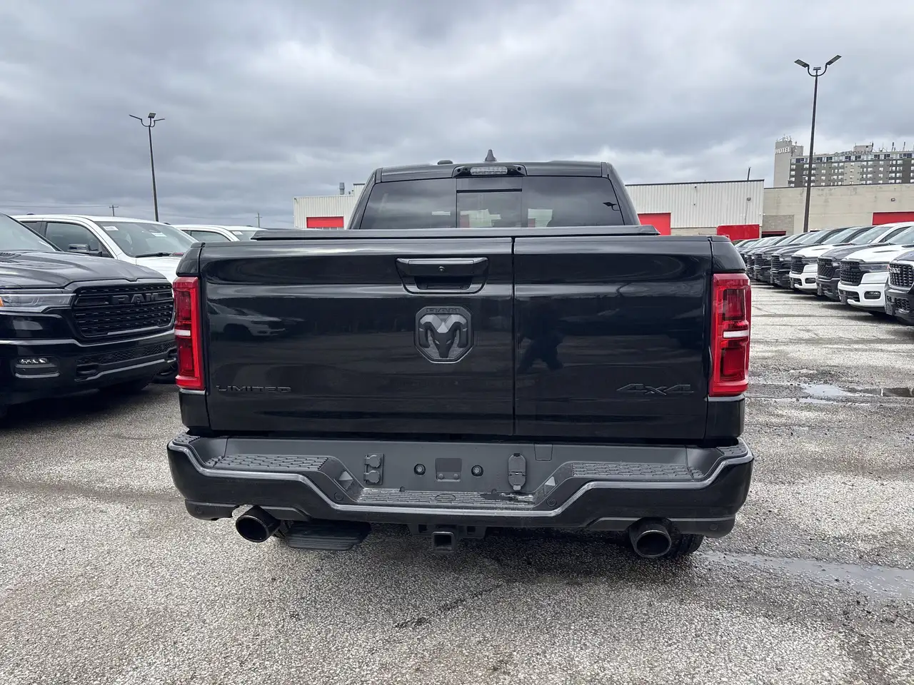 RAM 1500 снимка RAM 1500