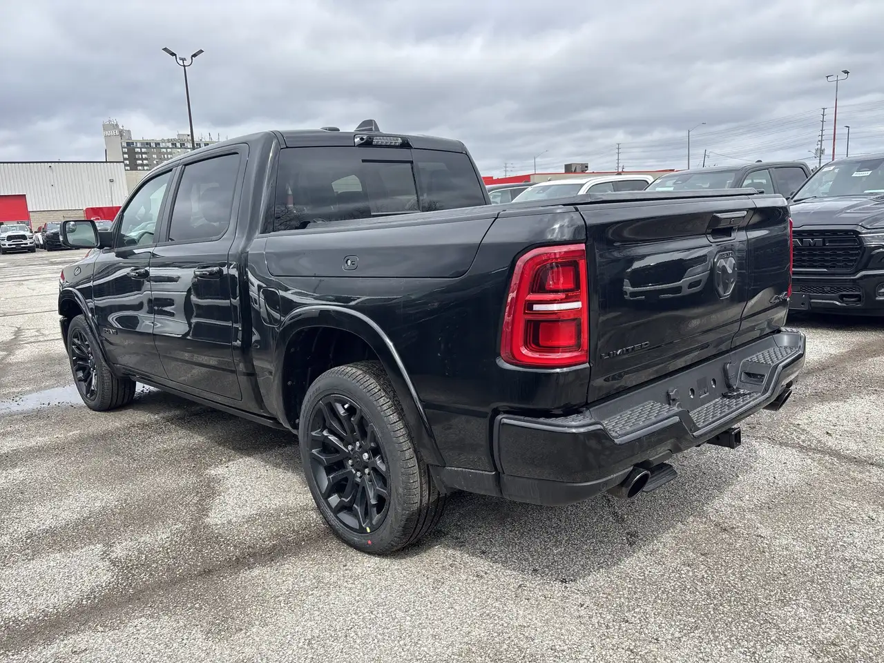 RAM 1500 снимка RAM 1500