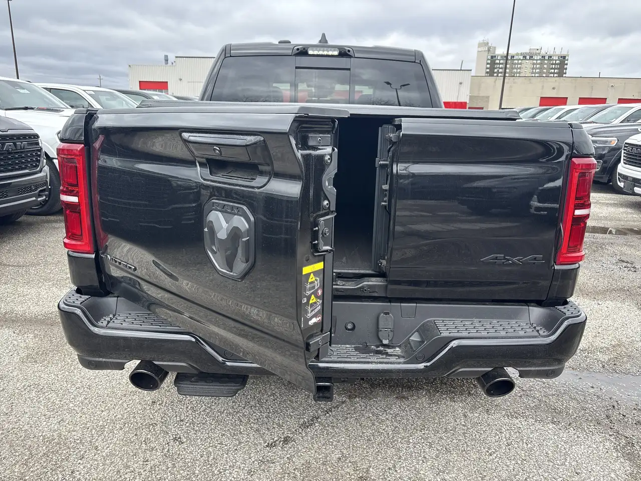 RAM 1500 снимка RAM 1500