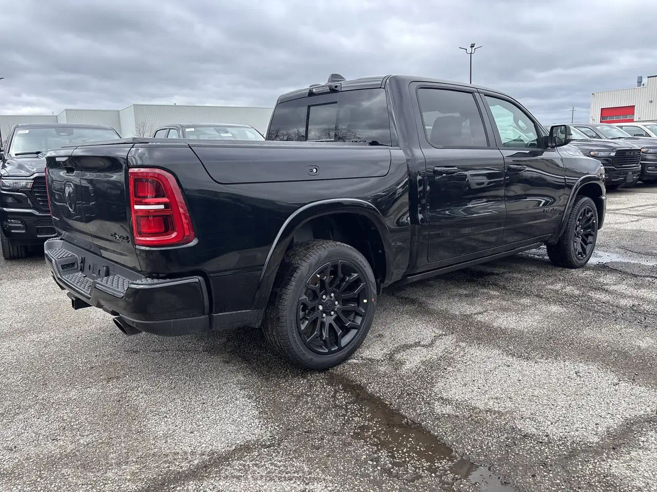RAM 1500 снимка RAM 1500