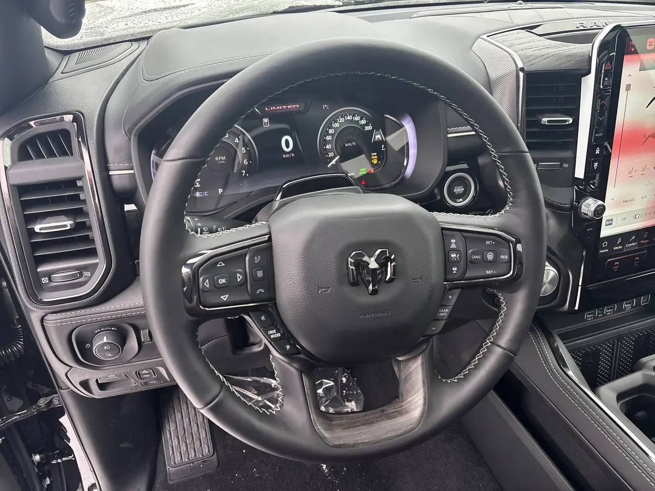 RAM 1500 снимка RAM 1500