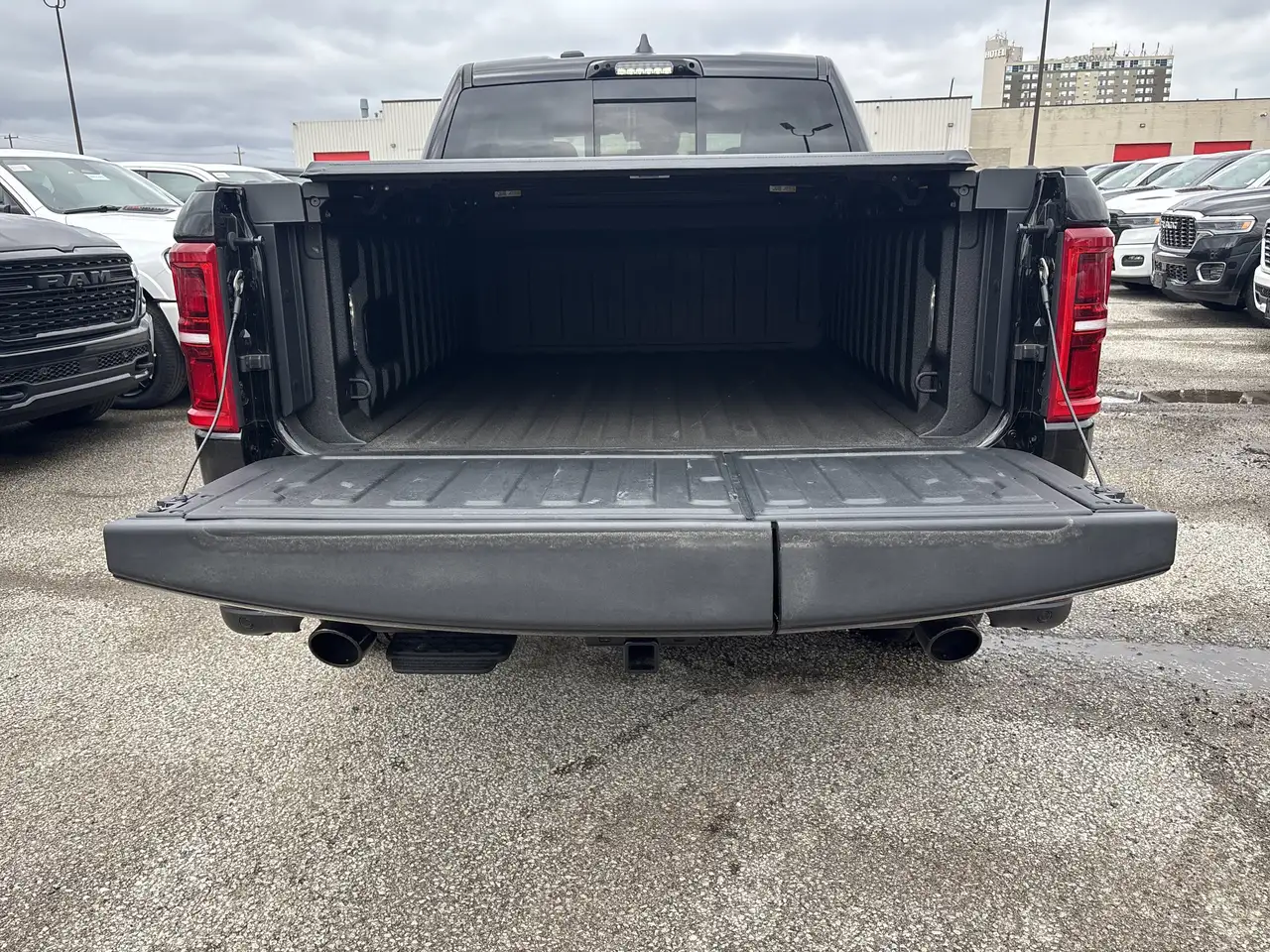 RAM 1500 снимка RAM 1500