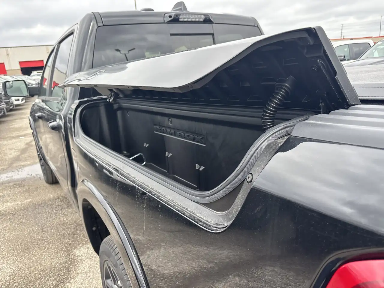 RAM 1500 снимка RAM 1500